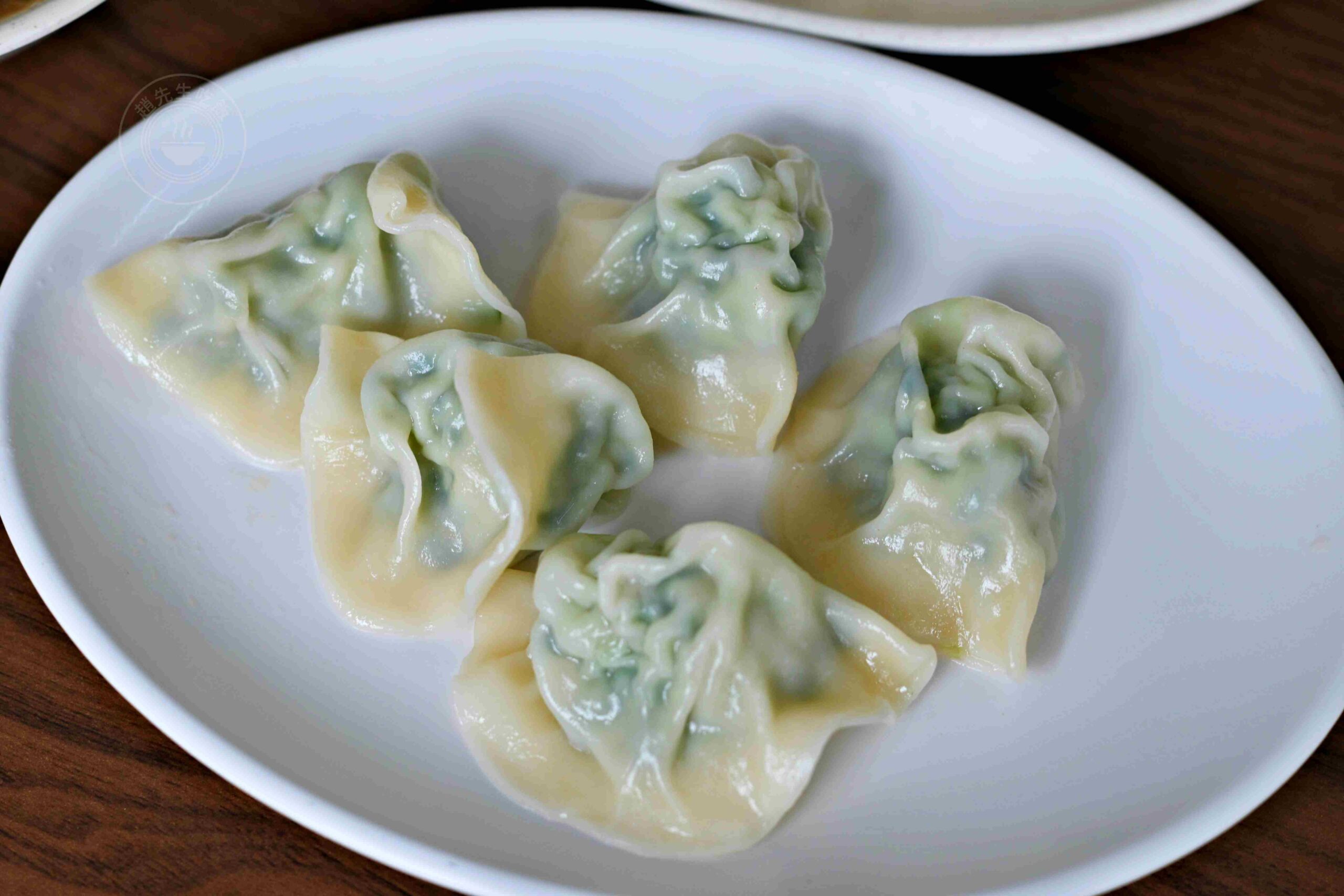 【板橋美食】豪季水餃專賣店，整隻大蝦子超滿足，韭菜豬肉、酸辣湯也推薦(菜單) @趙先生吃飯