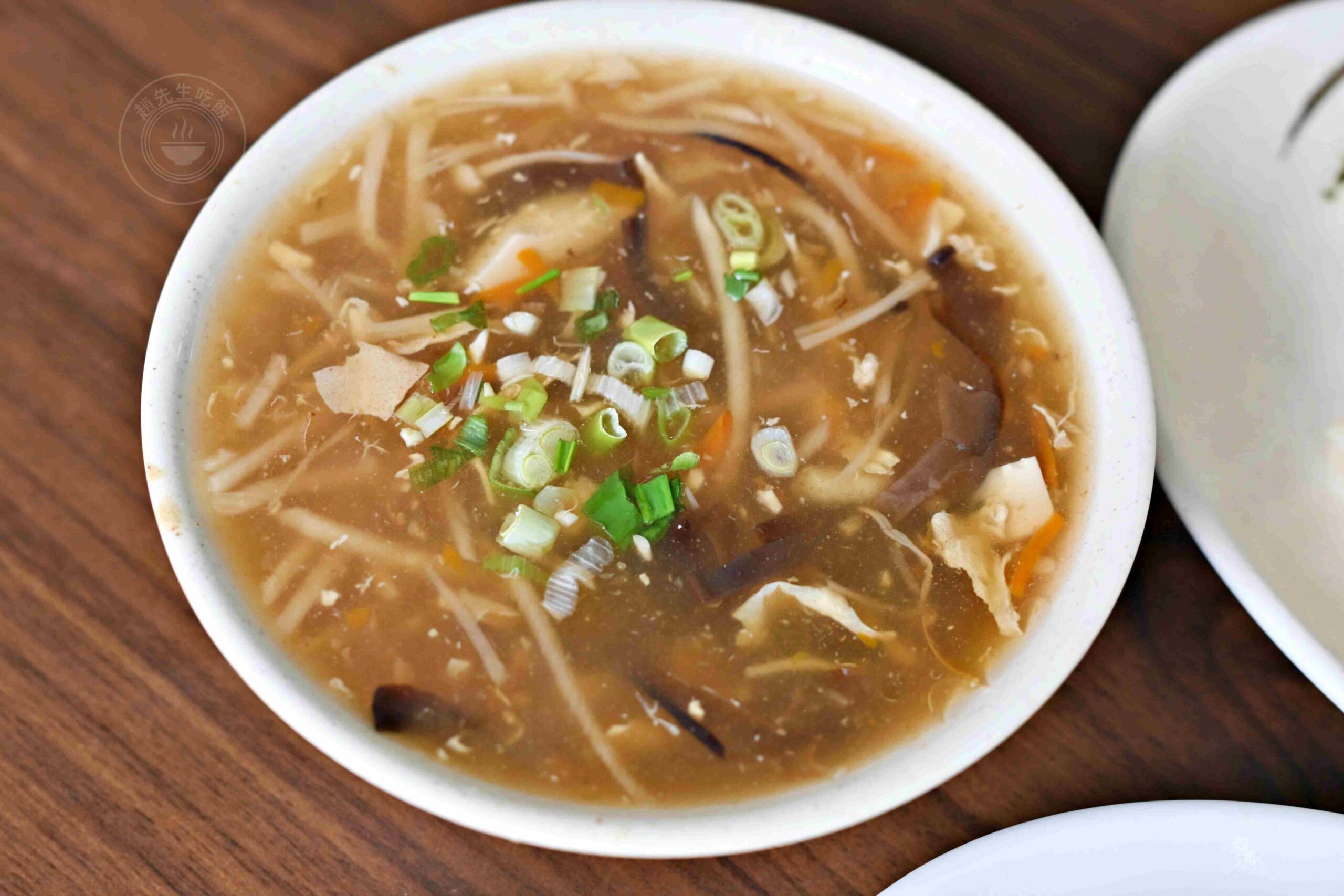 【板橋美食】豪季水餃專賣店，整隻大蝦子超滿足，韭菜豬肉、酸辣湯也推薦(菜單) @趙先生吃飯