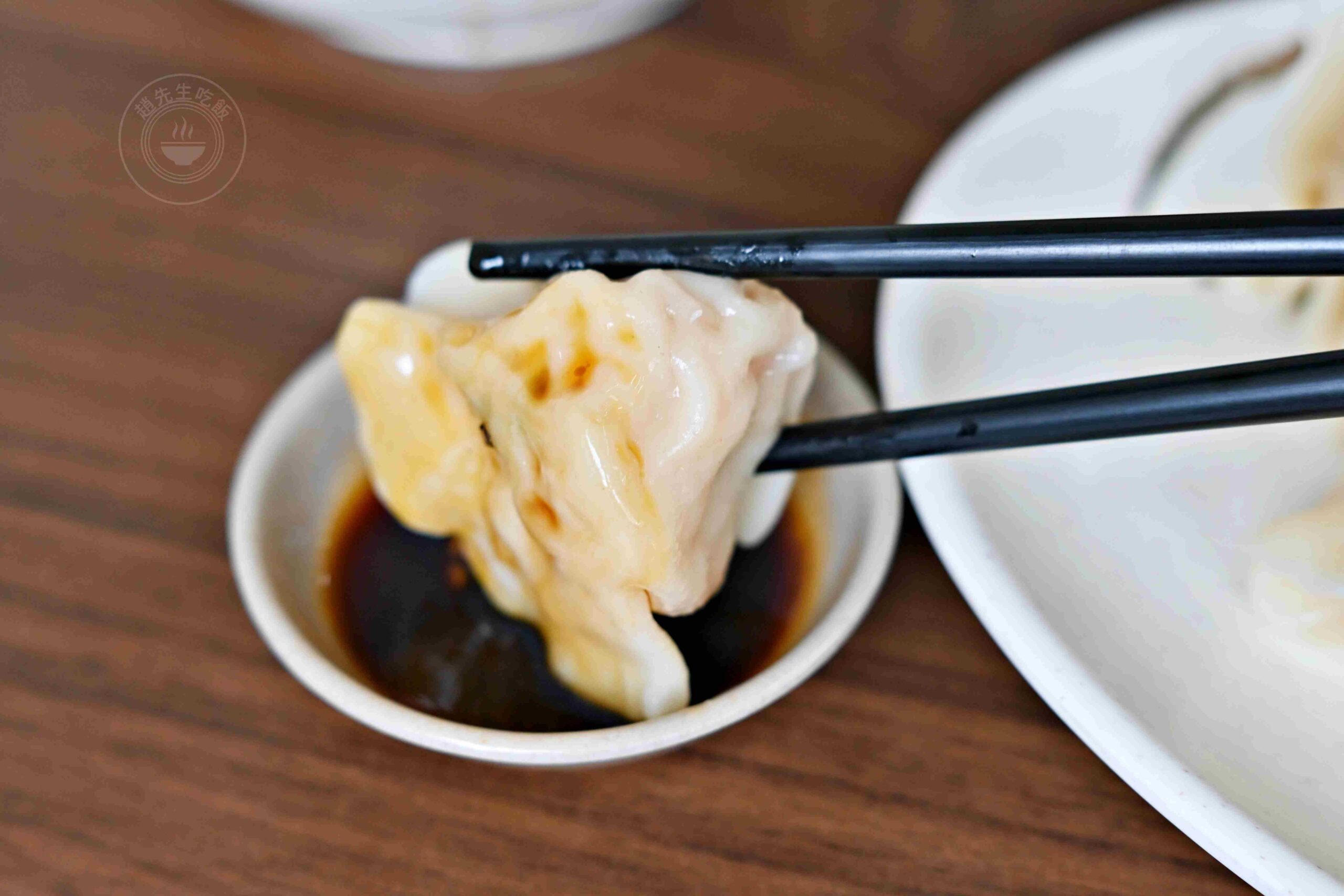 【板橋美食】豪季水餃專賣店,整隻大蝦子超滿足,韭菜豬肉、酸辣湯也推薦(菜單) @趙先生吃飯 【板橋美食】豪季水餃專賣店,整隻大蝦子超滿足,韭菜豬肉、酸辣湯也推薦(菜單) @趙先生吃飯