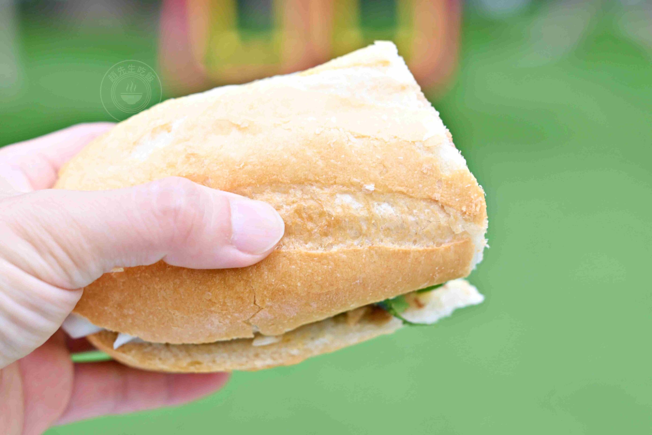 【三重美食】育婷越南法國麵包，在地人超愛的現烤超酥脆麵包，牛肉、花生都推薦(菜單) @趙先生吃飯