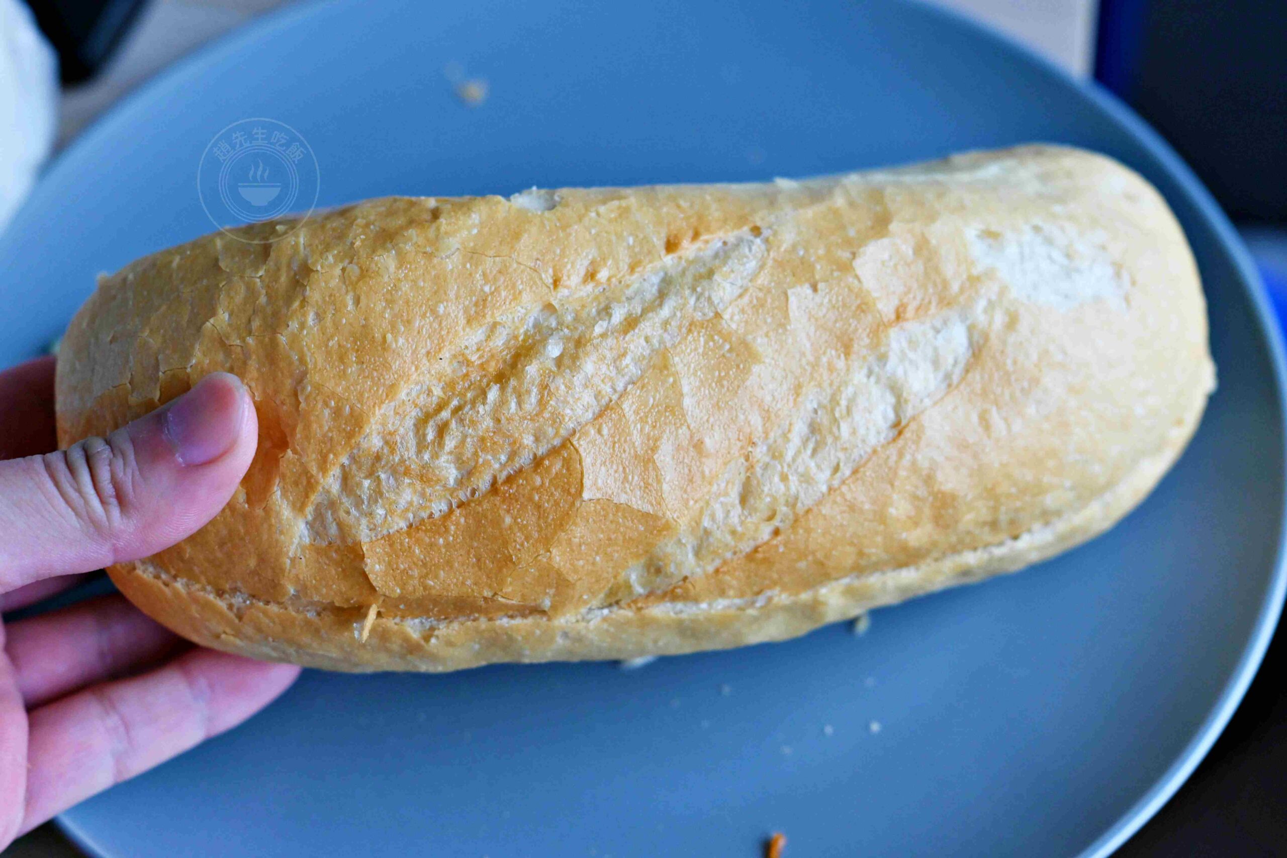 【三重美食】育婷越南法國麵包，在地人超愛的現烤超酥脆麵包，牛肉、花生都推薦(菜單) @趙先生吃飯