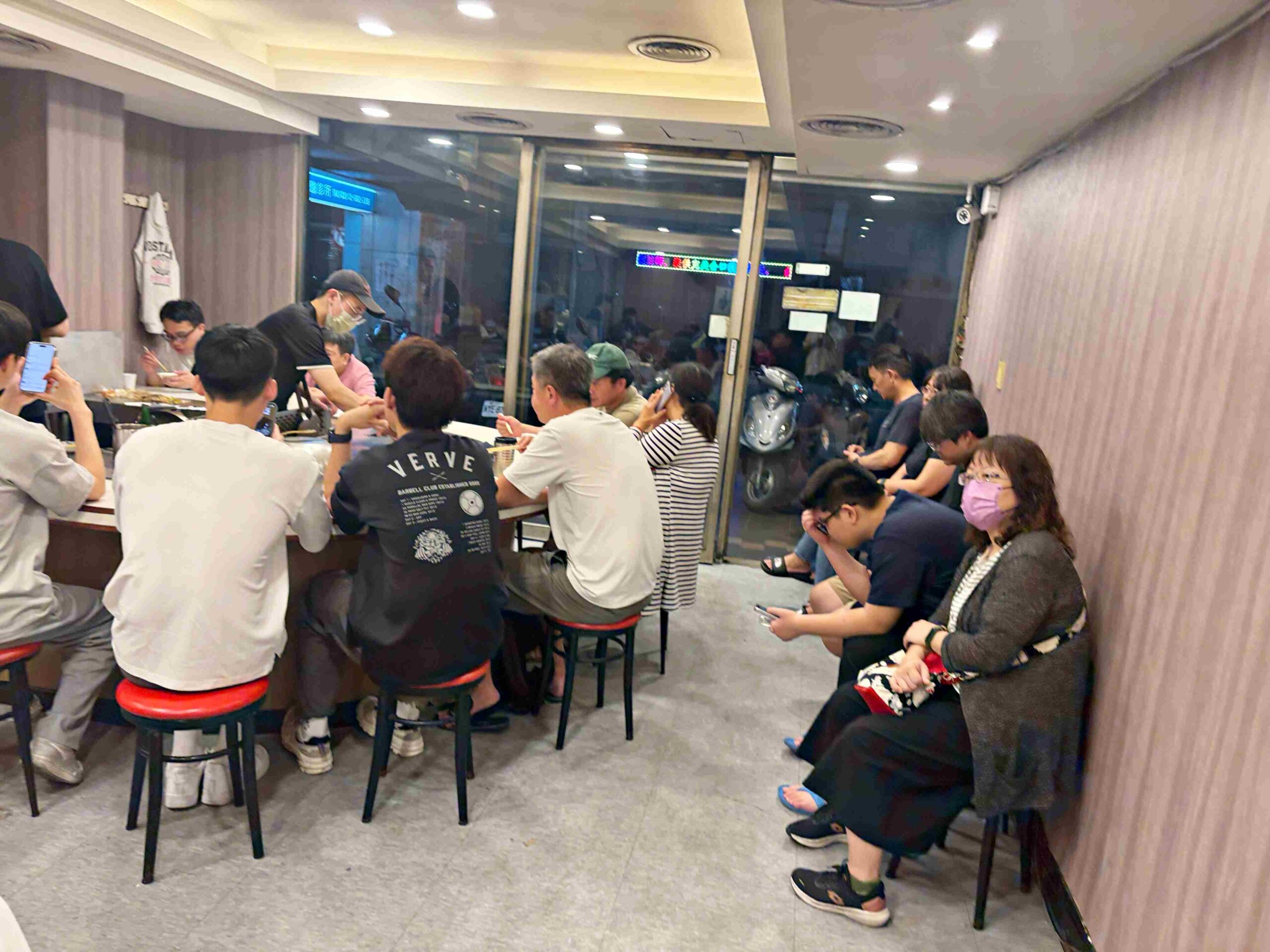 【新莊美食】町將鐵板燒，青菜爆量給，白飯吃到飽，炒功厲害份量大推薦(菜單) @趙先生吃飯