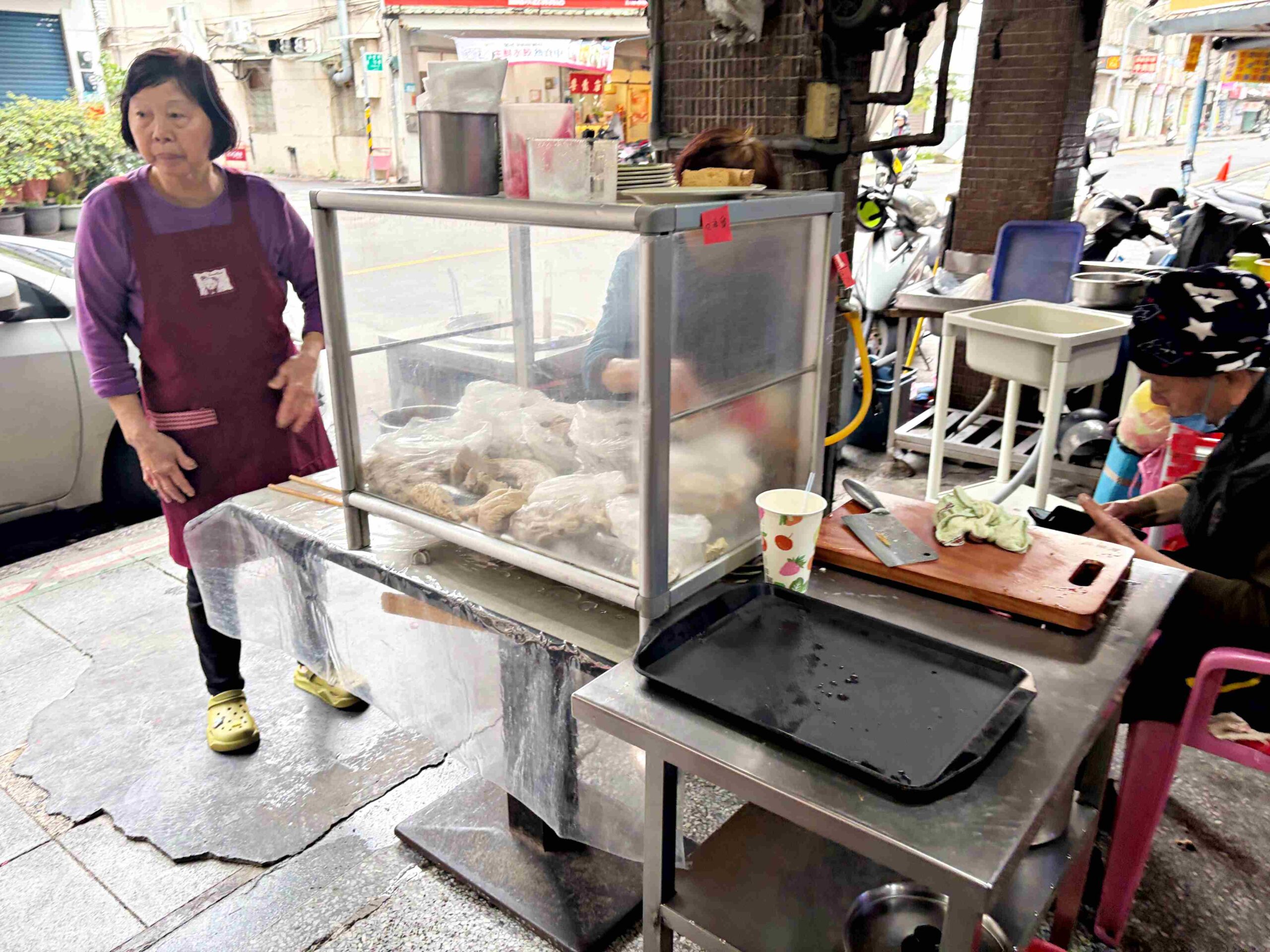 【板橋美食】王家小吃(乾麵 肉羹)，在地人私藏無招牌便宜小吃推薦(菜單) @趙先生吃飯