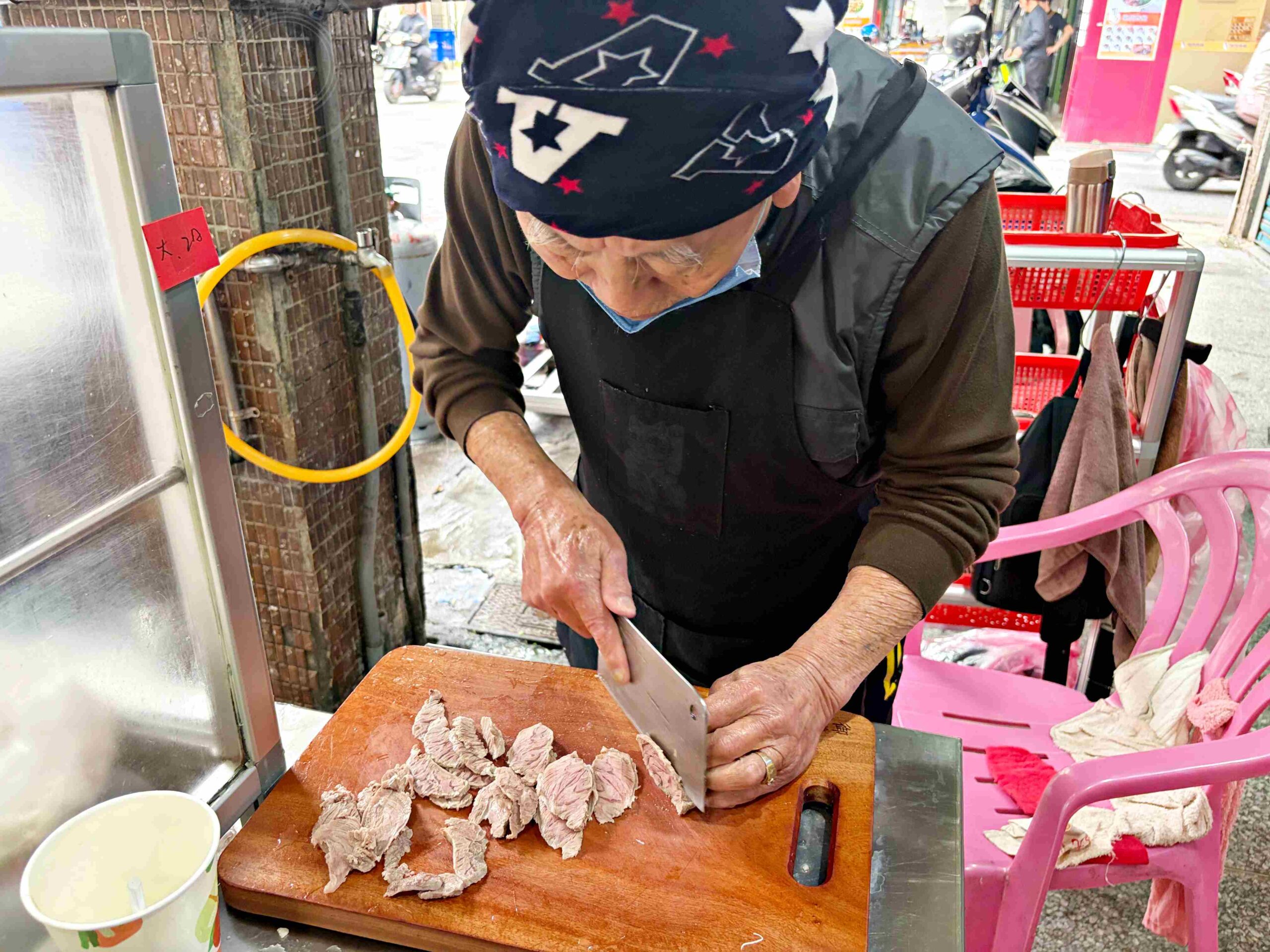 【板橋美食】王家小吃(乾麵 肉羹)，在地人私藏無招牌便宜小吃推薦(菜單) @趙先生吃飯