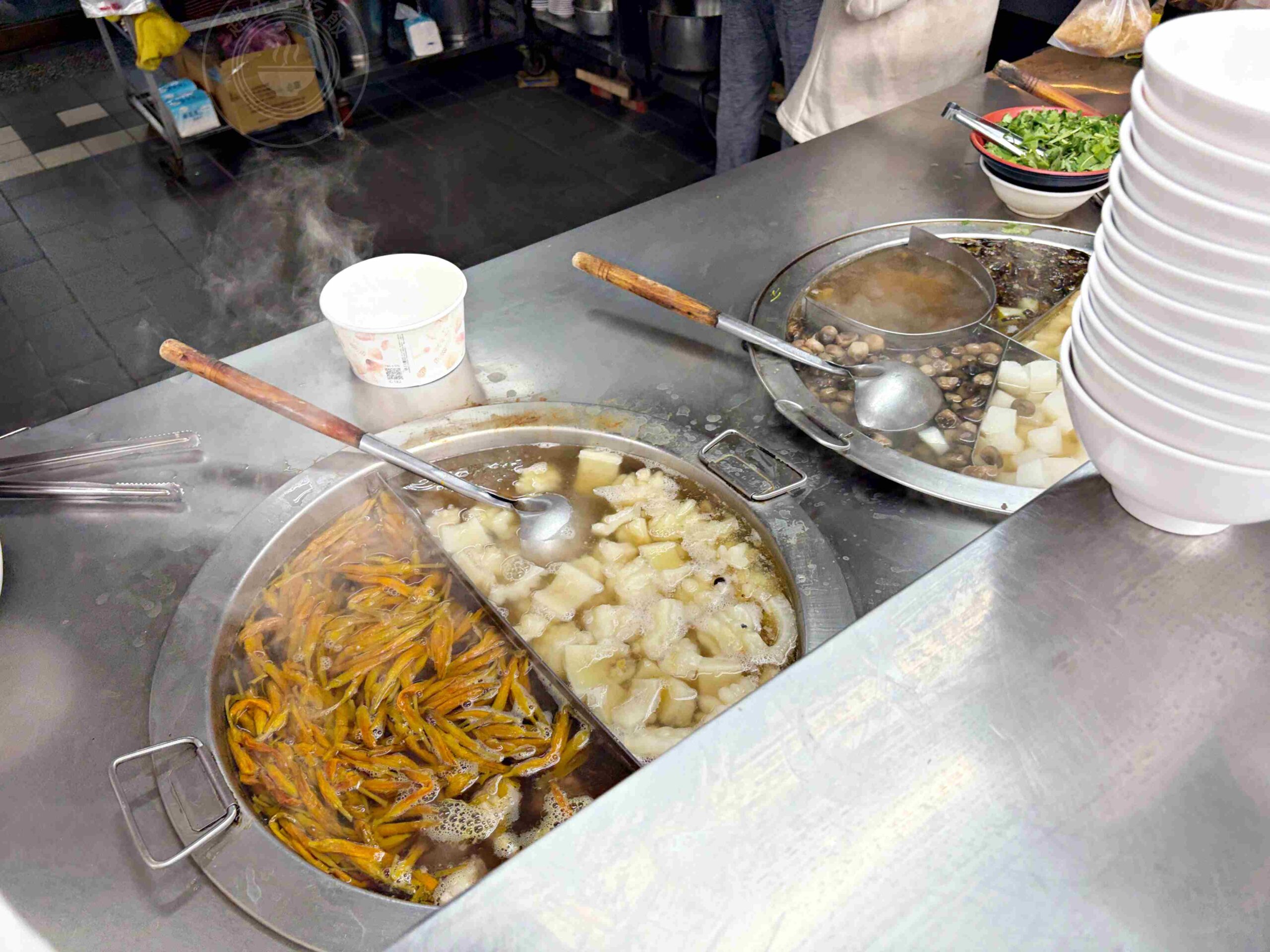 【板橋美食】阿益魯肉飯，台北絕版15元卻意外好吃，小菜也都便宜好吃推薦(菜單) @趙先生吃飯