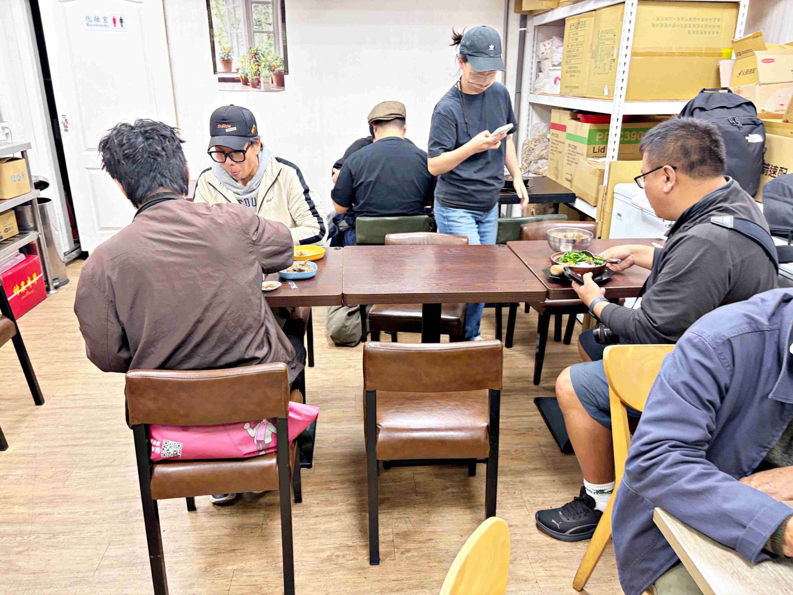 【信義區美食】賀加小吃店，現點現做臘味煲仔飯、皮蛋麵超香濃推薦(菜單) @趙先生吃飯