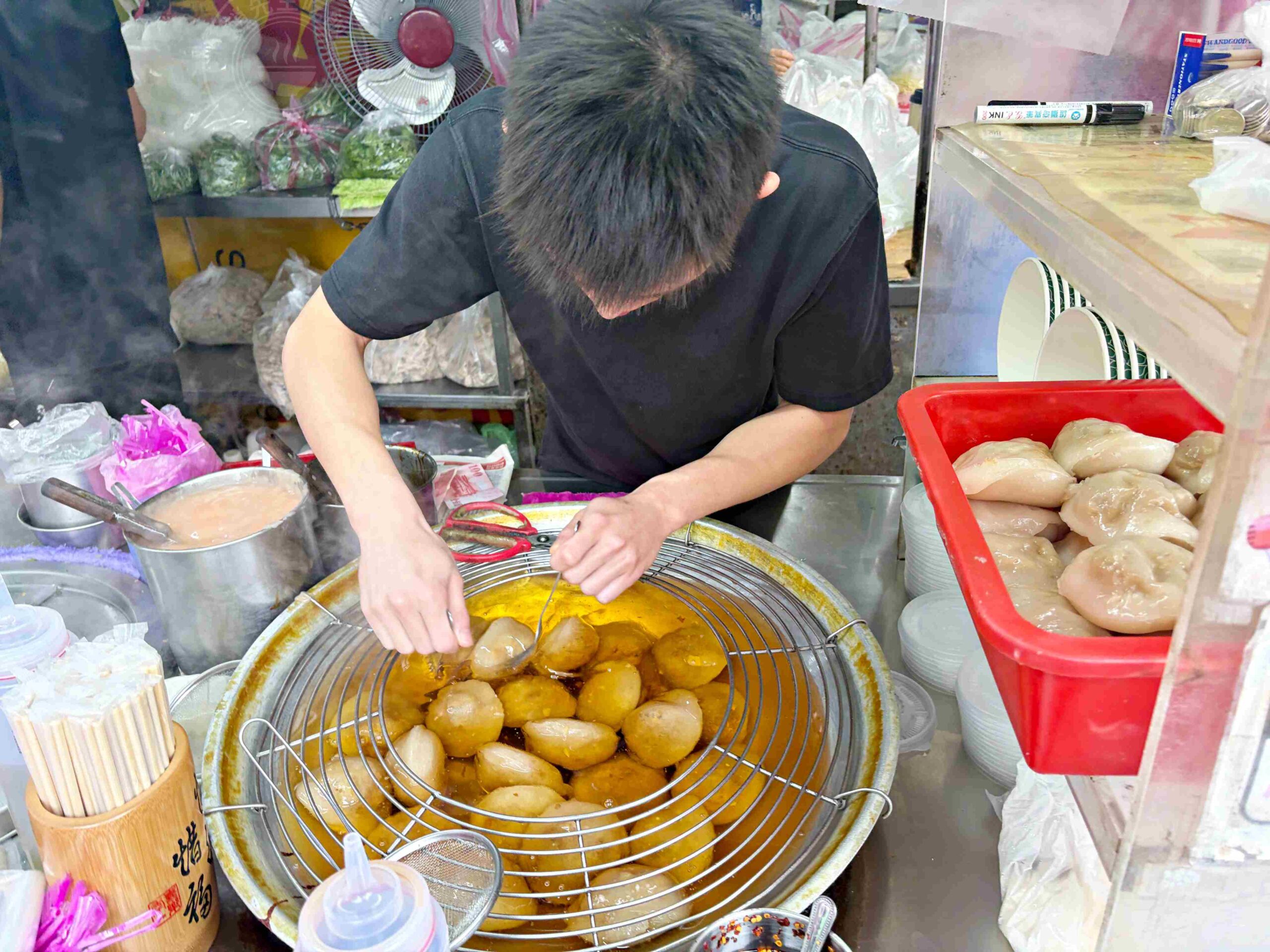 【南京三民美食】彰化肉圓魷魚羹，50年市場排隊老店，肉羹、肉圓意外超強(菜單) @趙先生吃飯