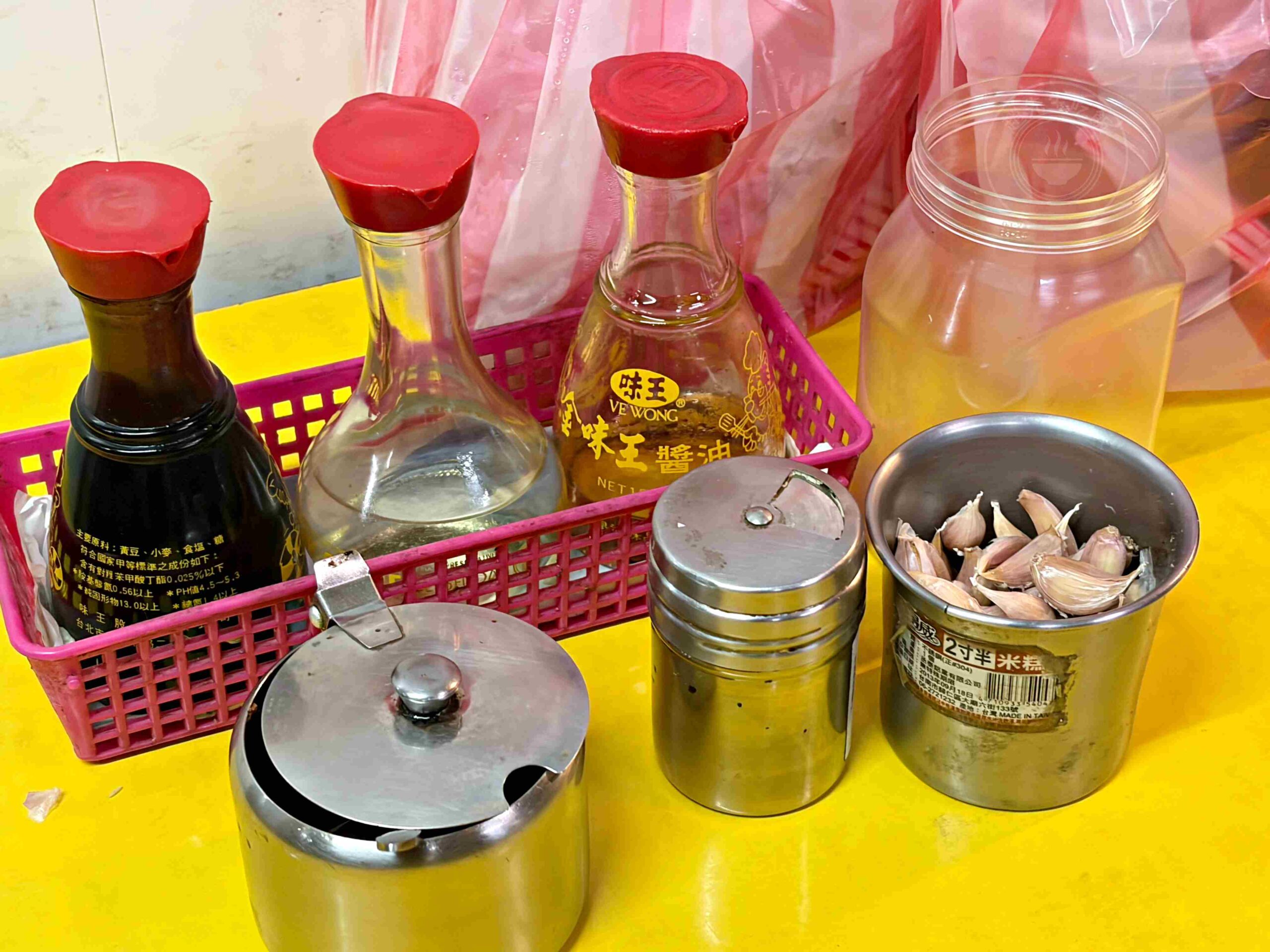 【松山美食】松山市場水餃，隱身市場內的巨大水餃、魚丸湯大顆便宜(菜單) @趙先生吃飯