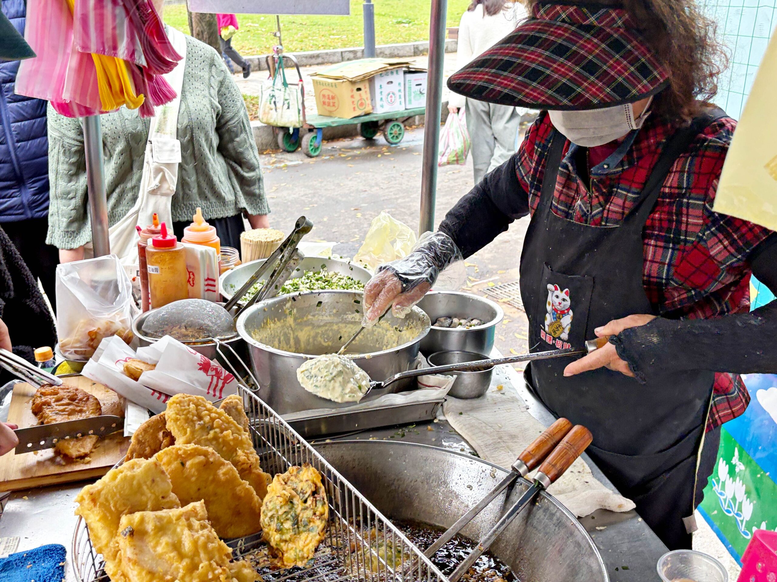 【雙連美食】蔡張呅蚵嗲蘿蔔糕米糕，30年老字號排隊炸物推薦蚵嗲與甜米糕(菜單) @趙先生吃飯