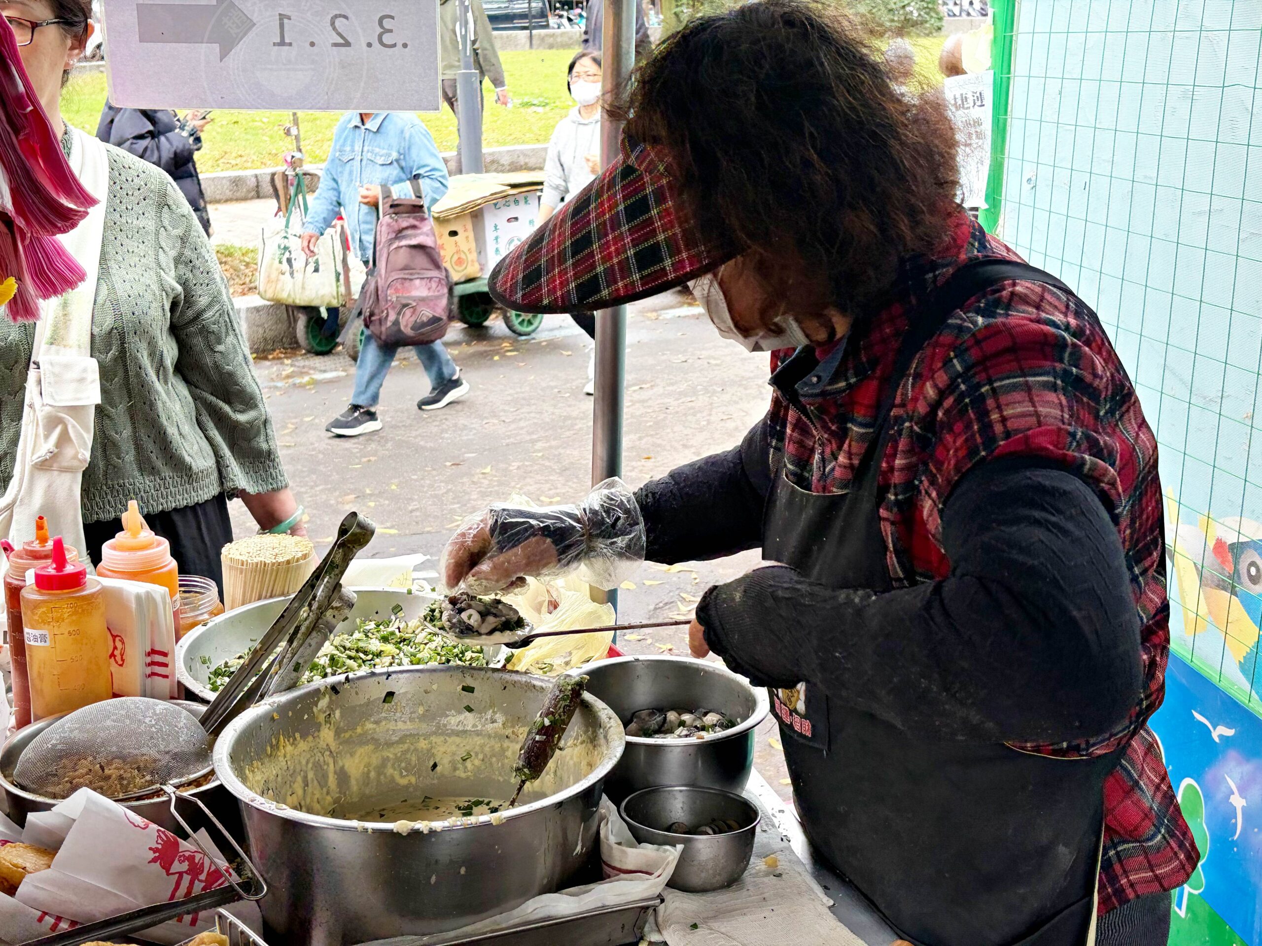 【雙連美食】蔡張呅蚵嗲蘿蔔糕米糕，30年老字號排隊炸物推薦蚵嗲與甜米糕(菜單) @趙先生吃飯