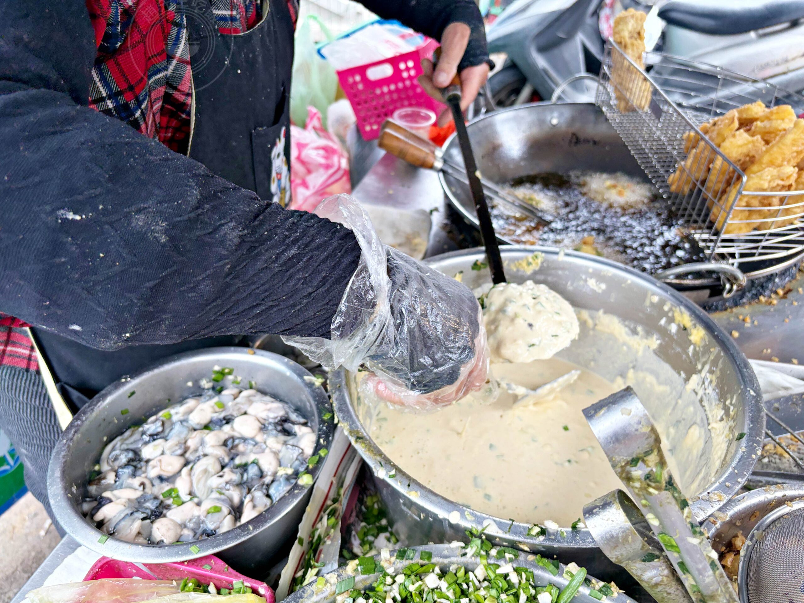 【雙連美食】蔡張呅蚵嗲蘿蔔糕米糕，30年老字號排隊炸物推薦蚵嗲與甜米糕(菜單) @趙先生吃飯