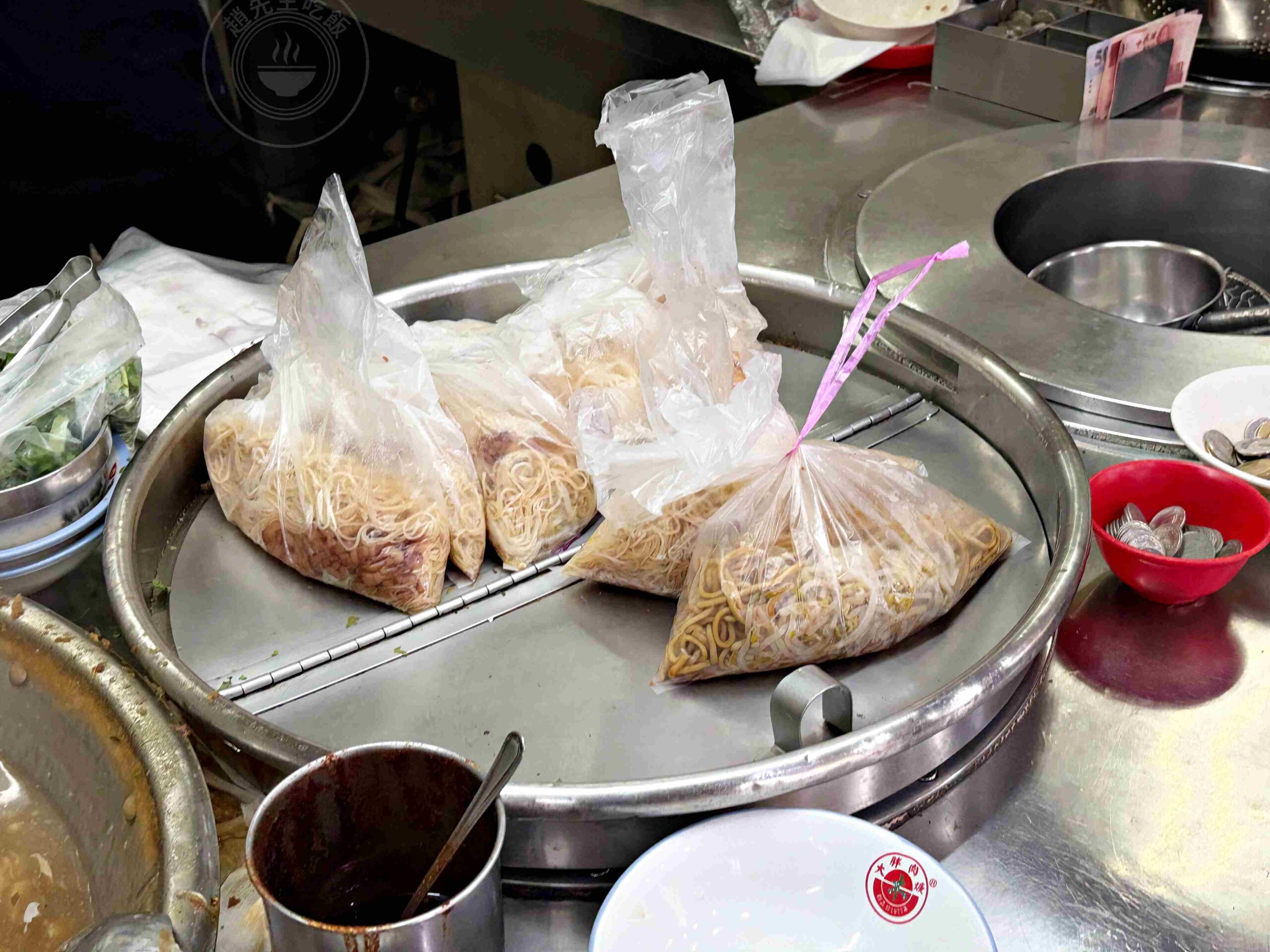 【中和美食】大胖肉焿光華總店，高人氣老店，肉羹湯可續湯、炒麵夠香都推薦(菜單) @趙先生吃飯