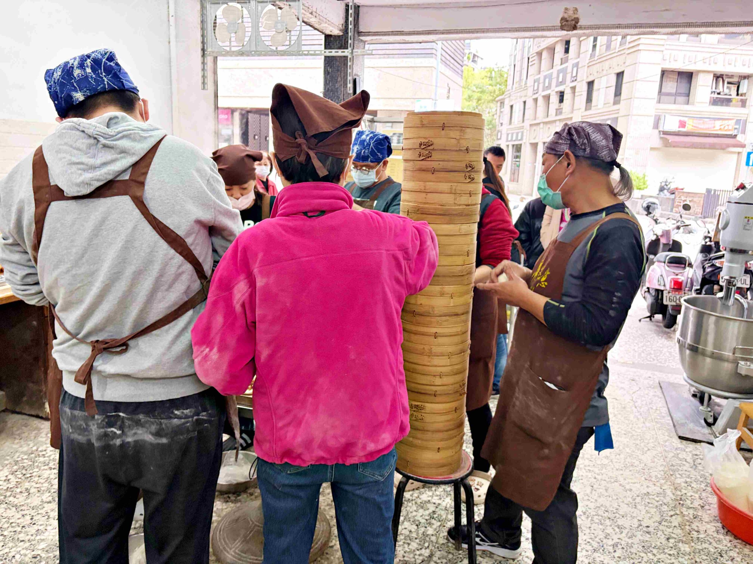 【古亭美食】康樂意小吃店，被麵店耽誤的四十年包子店，肉包、菜包都超強(菜單) @趙先生吃飯