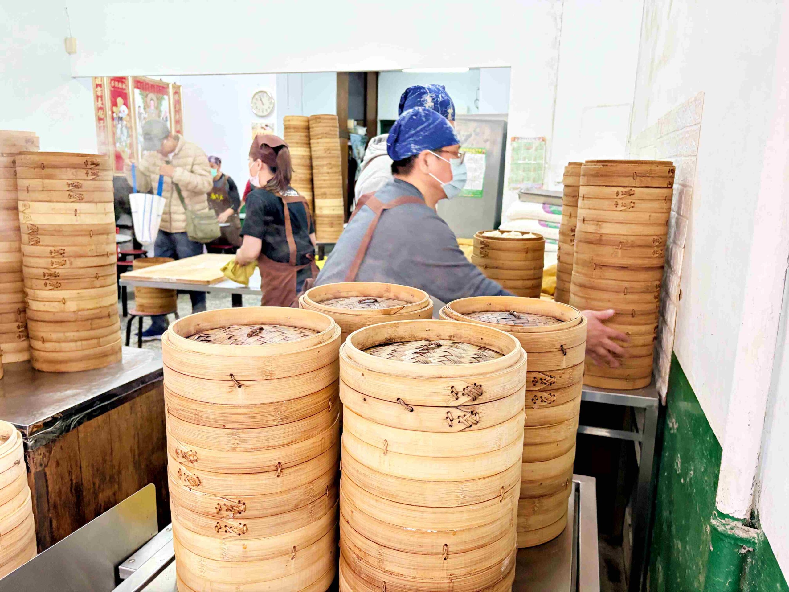 【古亭美食】康樂意小吃店，被麵店耽誤的四十年包子店，肉包、菜包都超強(菜單) @趙先生吃飯