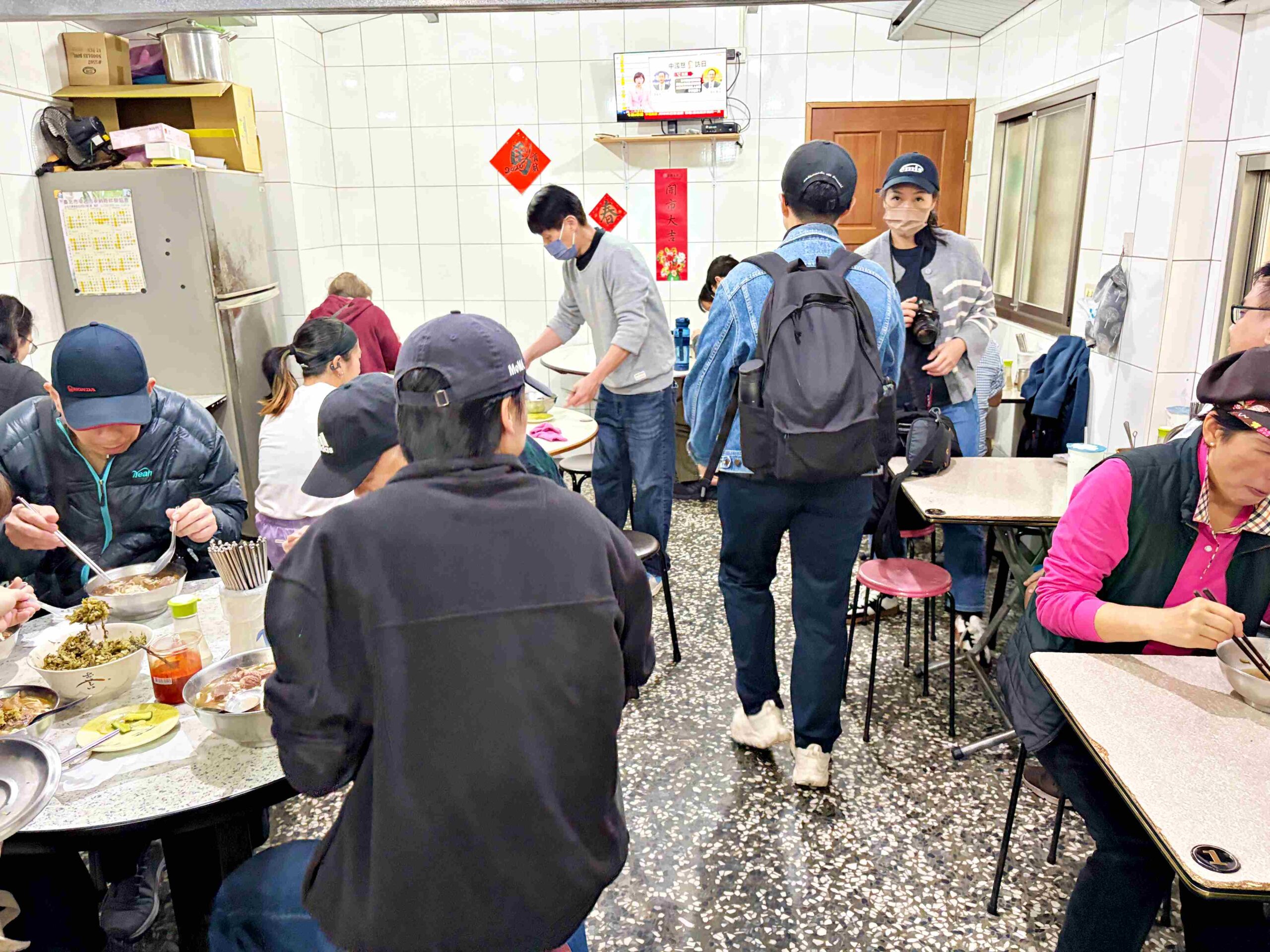 【古亭美食】林記牛肉麵，五百碗認證，巷弄內超強排隊名店，推薦牛肉麵、麻醬麵加蛋包(菜單) @趙先生吃飯