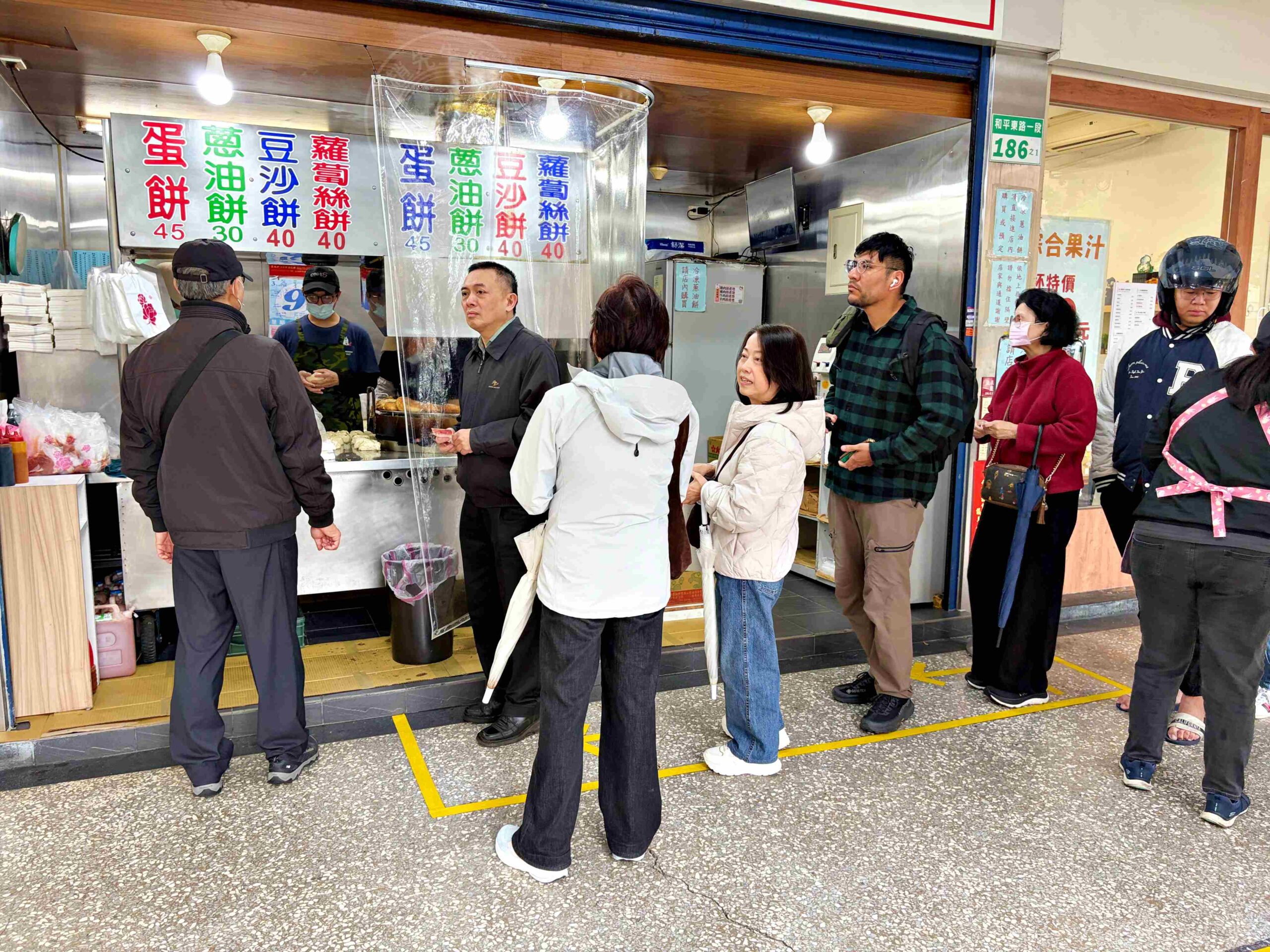 【新莊美食】肉總裁油飯肉羹，古早味必吃，油飯清爽、肉羹湯紮實好喝推薦！(菜單) @趙先生吃飯