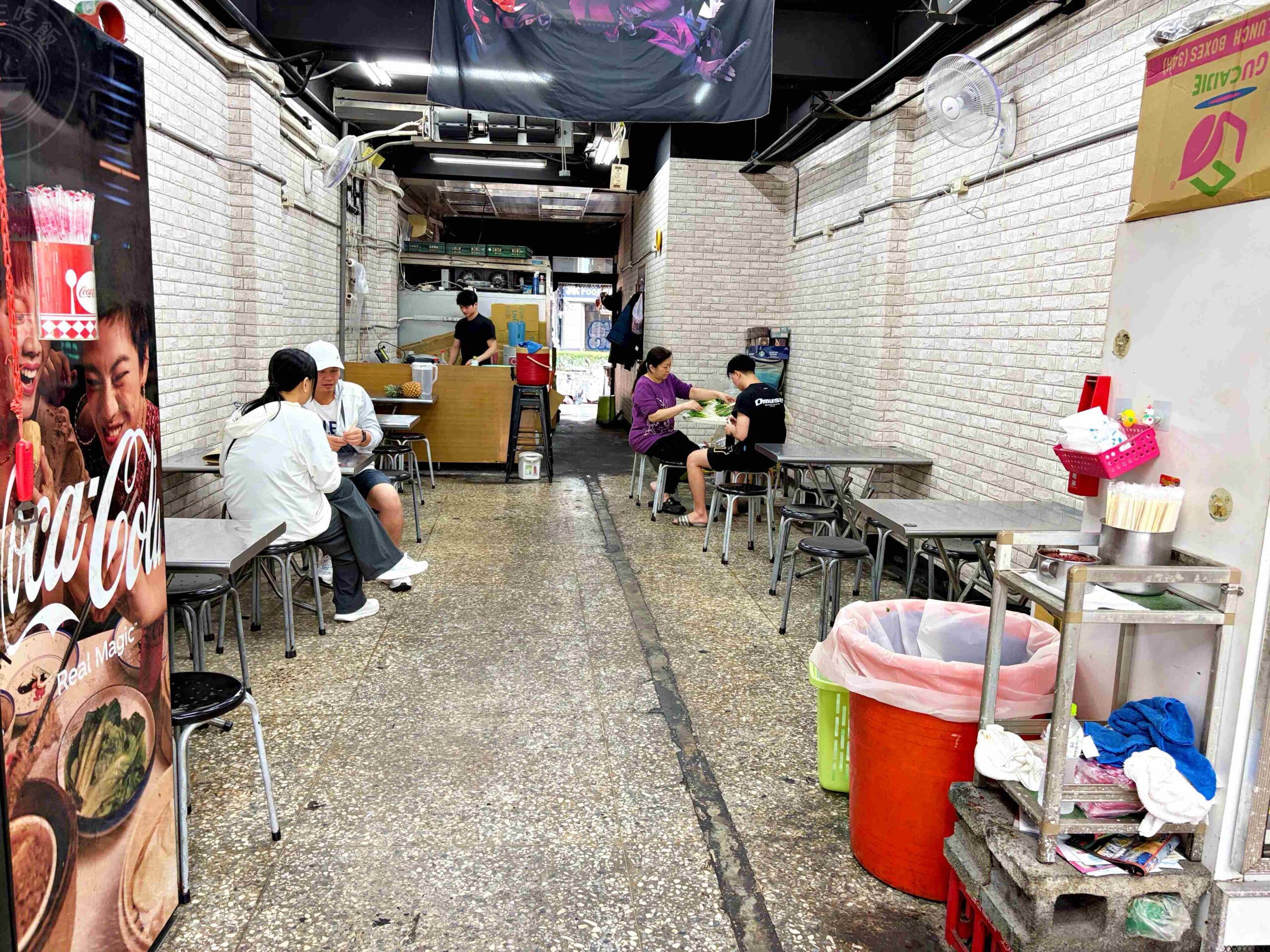 【饒河夜市美食】蔥海手工蔥油餅,麵糰蓋滿青蔥像草皮一樣誇張,推薦牛肉、豬肉捲餅(菜單) @趙先生吃飯 【饒河夜市美食】蔥海手工蔥油餅,麵糰蓋滿青蔥像草皮一樣誇張,推薦牛肉、豬肉捲餅(菜單) @趙先生吃飯