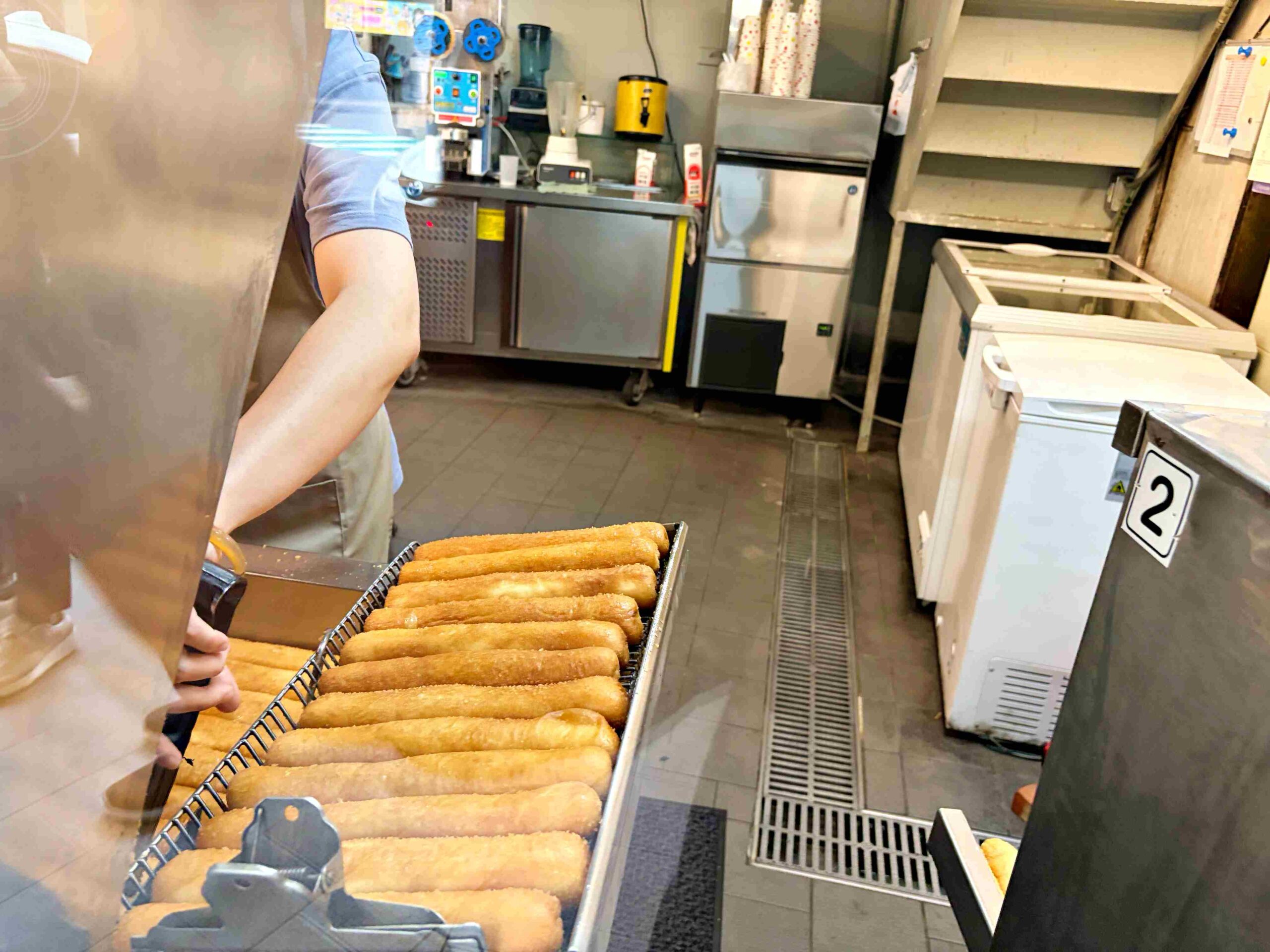 【基隆美食】九如營養三明治，20年人氣排隊現炸麵包，超高CP值必吃推薦(菜單) @趙先生吃飯