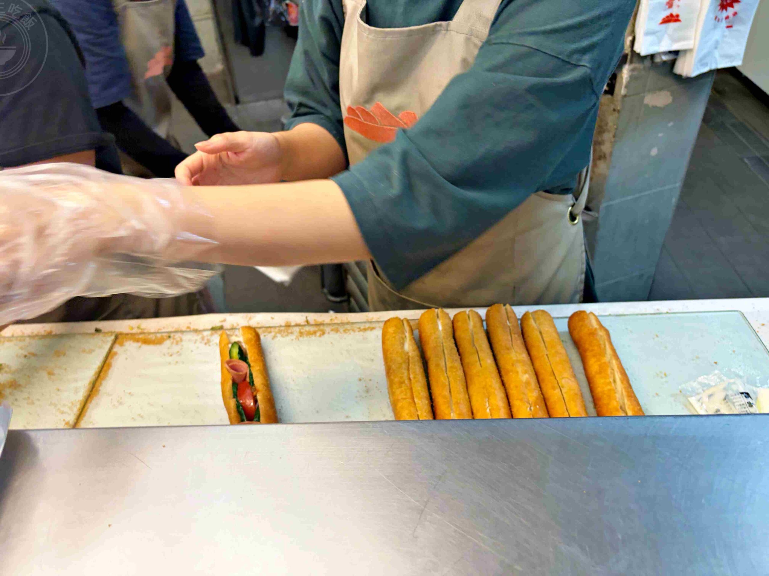 【基隆美食】九如營養三明治，20年人氣排隊現炸麵包，超高CP值必吃推薦(菜單) @趙先生吃飯