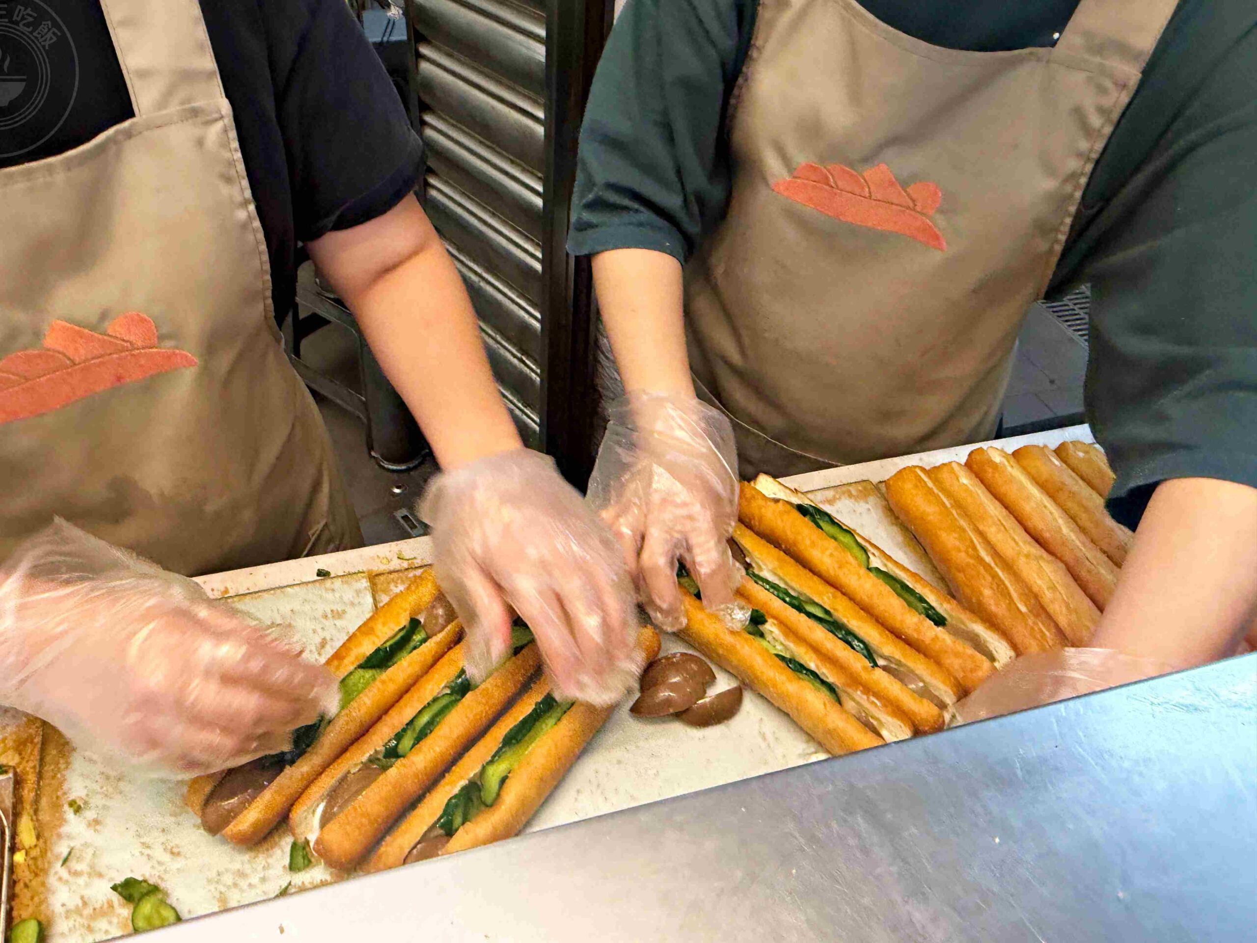 【基隆美食】九如營養三明治，20年人氣排隊現炸麵包，超高CP值必吃推薦(菜單) @趙先生吃飯
