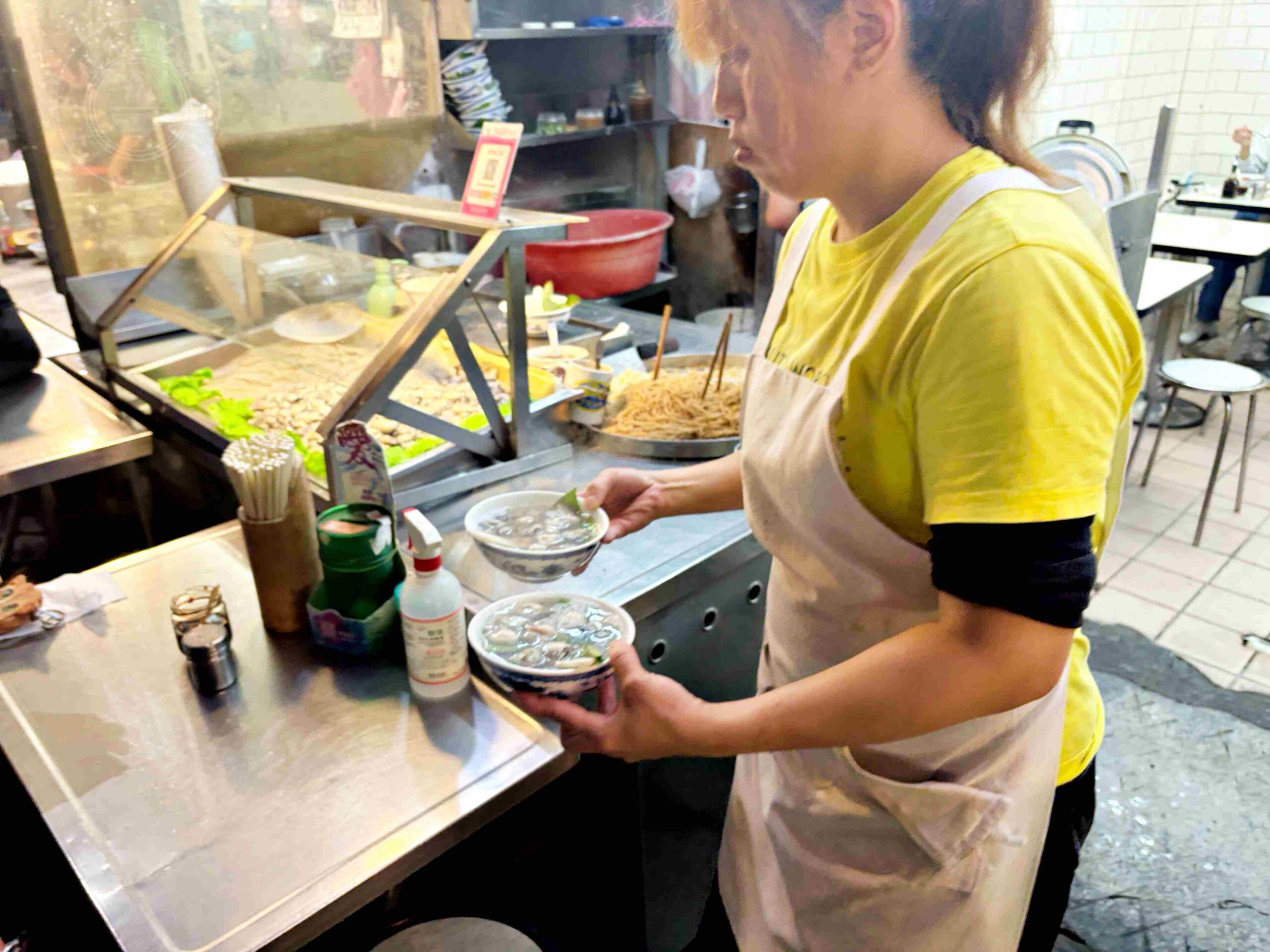 【三重美食】明宏蚵仁湯,老字號的肥美鮮蚵搭配炒米粉實在厲害推薦(菜單) @趙先生吃飯 【三重美食】明宏蚵仁湯,老字號的肥美鮮蚵搭配炒米粉實在厲害推薦(菜單) @趙先生吃飯