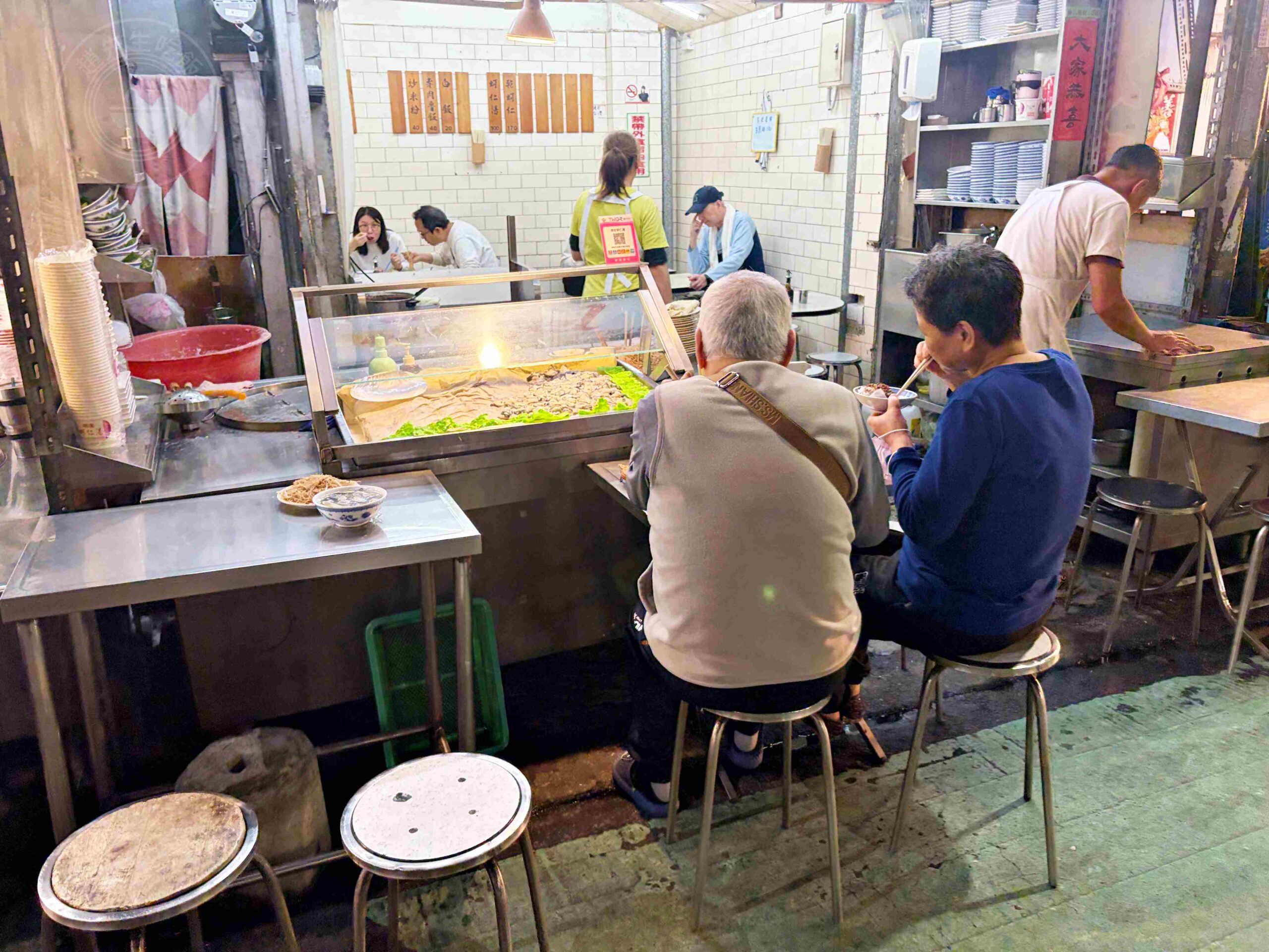 【三重美食】明宏蚵仁湯,老字號的肥美鮮蚵搭配炒米粉實在厲害推薦(菜單) @趙先生吃飯 【三重美食】明宏蚵仁湯,老字號的肥美鮮蚵搭配炒米粉實在厲害推薦(菜單) @趙先生吃飯