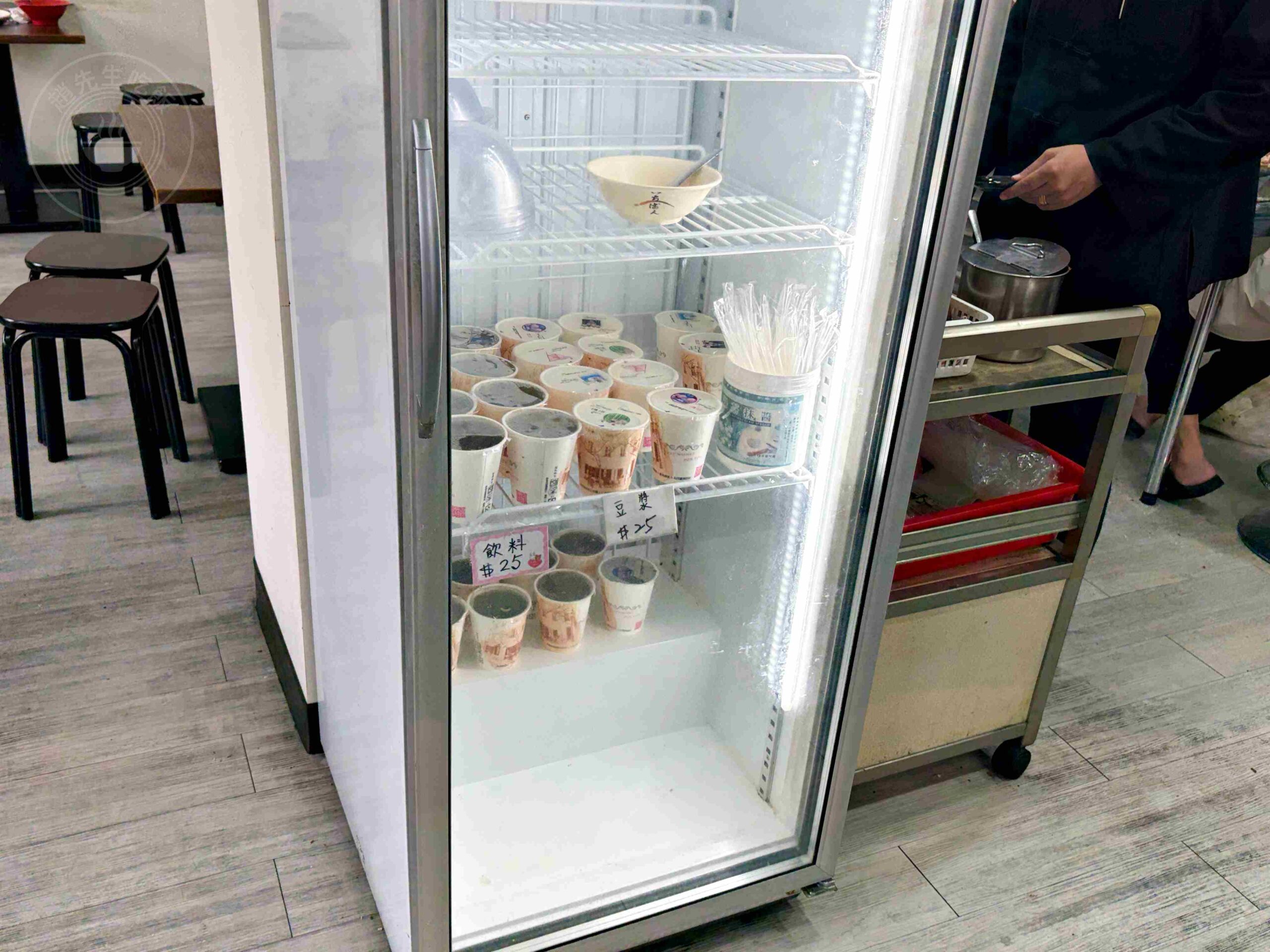 【板橋美食】豪季水餃專賣店,整隻大蝦子超滿足,韭菜豬肉、酸辣湯也推薦(菜單) @趙先生吃飯 【板橋美食】豪季水餃專賣店,整隻大蝦子超滿足,韭菜豬肉、酸辣湯也推薦(菜單) @趙先生吃飯