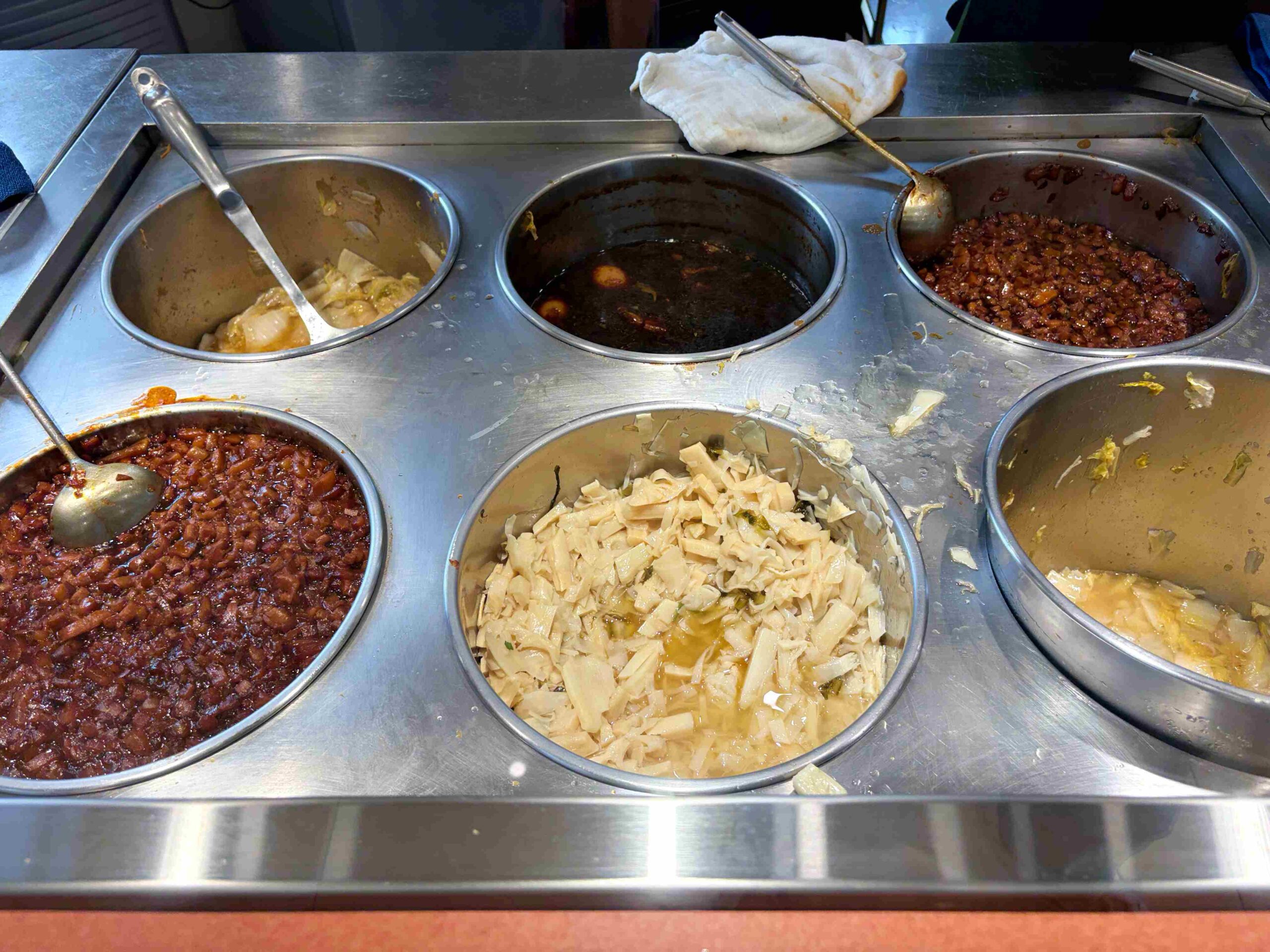 【三重美食】光興腿庫，米其林、500碗認證的魯肉飯，腿庫、豬腳都推薦！(菜單) @趙先生吃飯