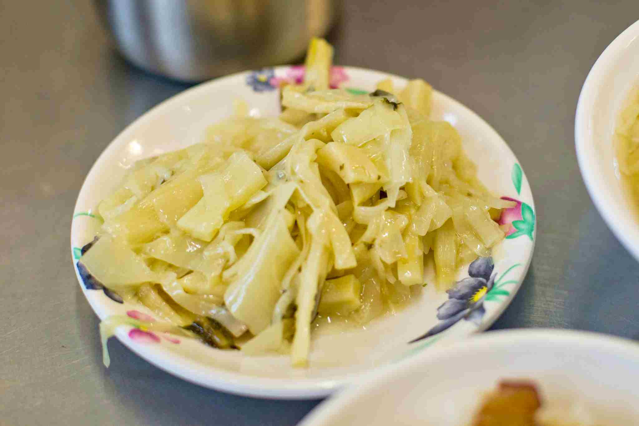 【中山美食】香滿園，早上六點半開賣早午餐，酸菜滷肉飯超特別，腿庫滷得超香(菜單) @趙先生吃飯