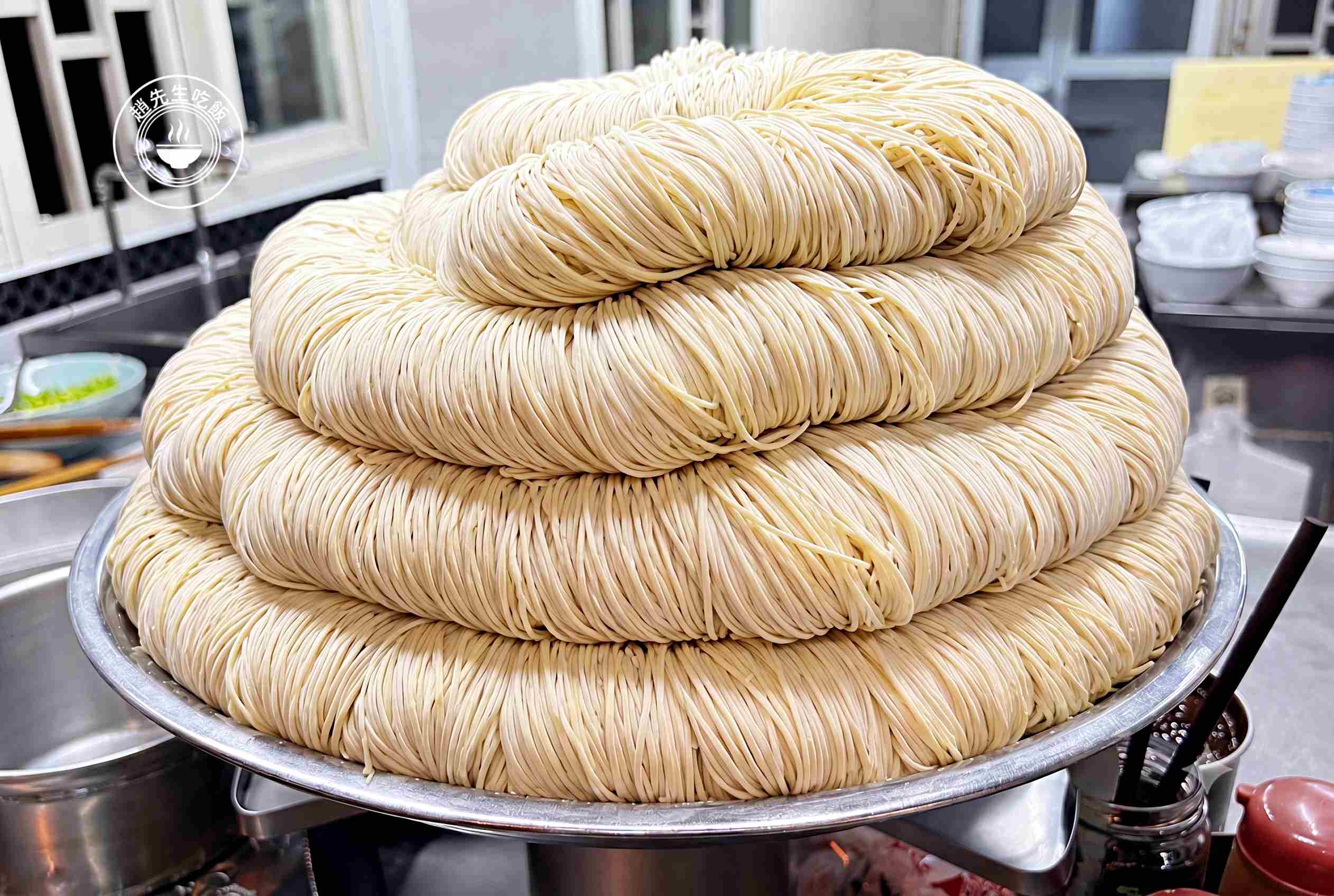 只開下午到凌晨的60年老店,麻醬麵、肉丸都是招牌,一路排到半夜去 @趙先生吃飯 只開下午到凌晨的60年老店,麻醬麵、肉丸都是招牌,一路排到半夜去 @趙先生吃飯
