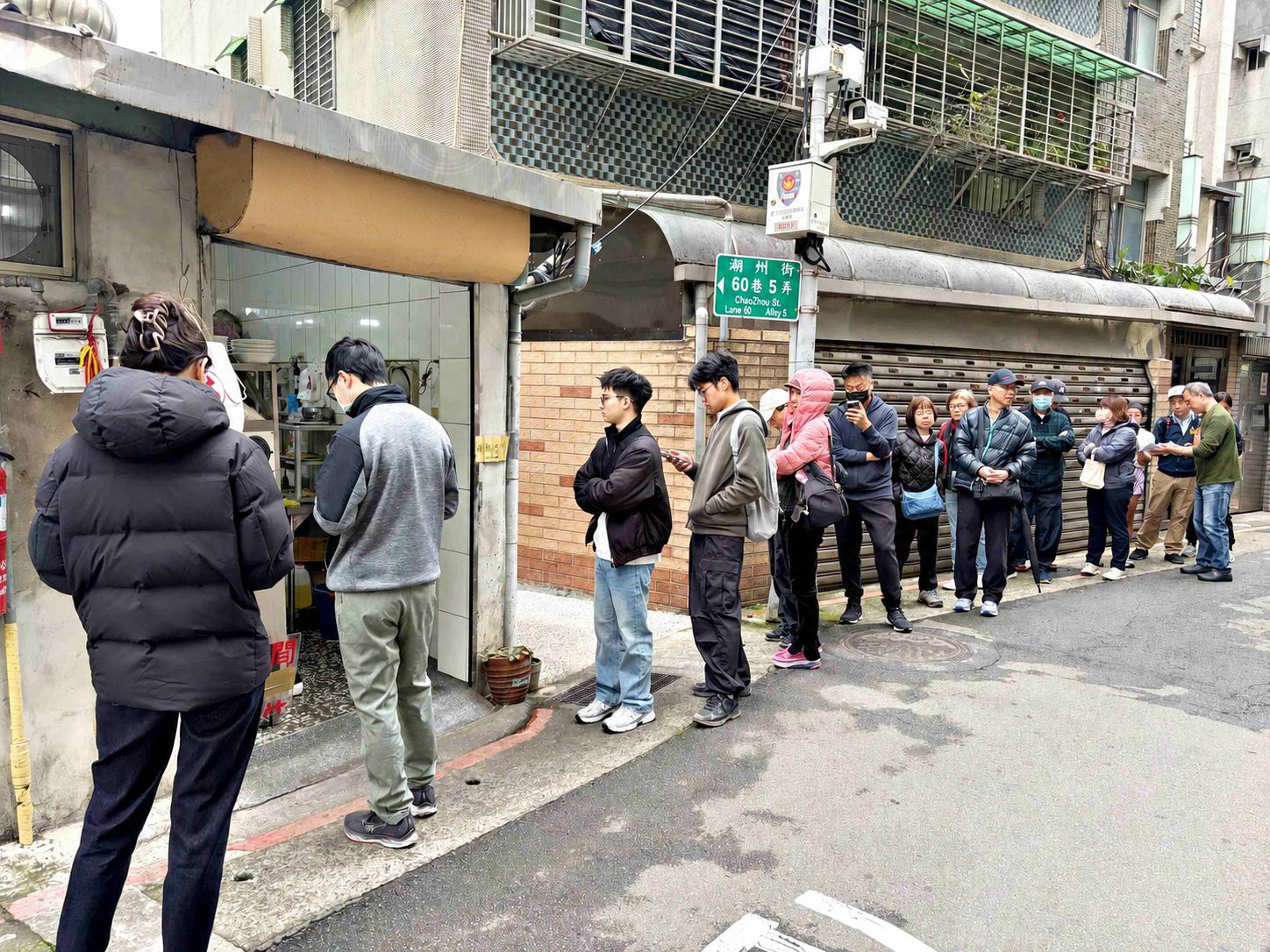 【內湖站美食】轉角吃早午餐，秘傳醃肉排在地人超愛的早午餐店推薦！(菜單) @趙先生吃飯