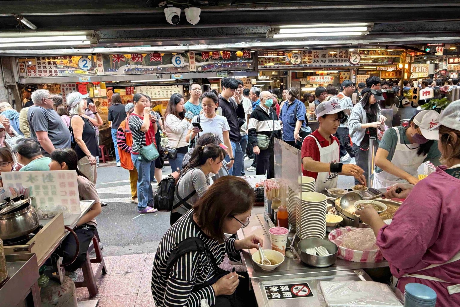 【永康街美食】天津蔥抓餅，打一打更好吃，很多人一次買10份推薦(菜單) @趙先生吃飯