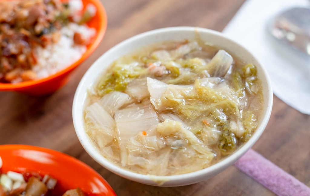 【三重美食】唯豐魯肉飯，三重五大滷肉飯之一，價錢便宜卻超好吃推薦(菜單) @趙先生吃飯