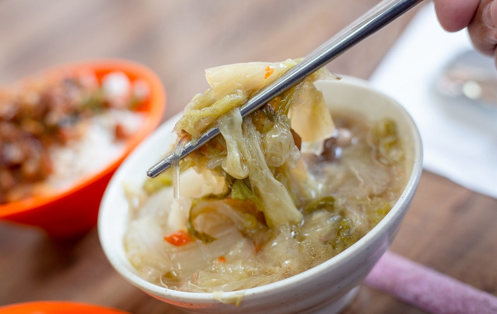 【三重美食】唯豐魯肉飯，三重五大滷肉飯之一，價錢便宜卻超好吃推薦(菜單) @趙先生吃飯