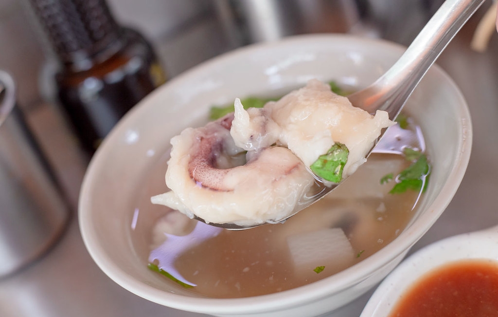 【雙連美食】雙連文記花枝羹，40年老字號清甜蘿蔔白羹配超大塊花枝推薦(菜單) @趙先生吃飯