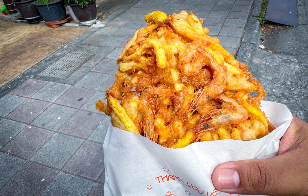 【宜蘭美食】春捲伯，晚來買不到的銅板小吃春捲爆韭菜、炸蝦餅爆好吃推薦(菜單) @趙先生吃飯