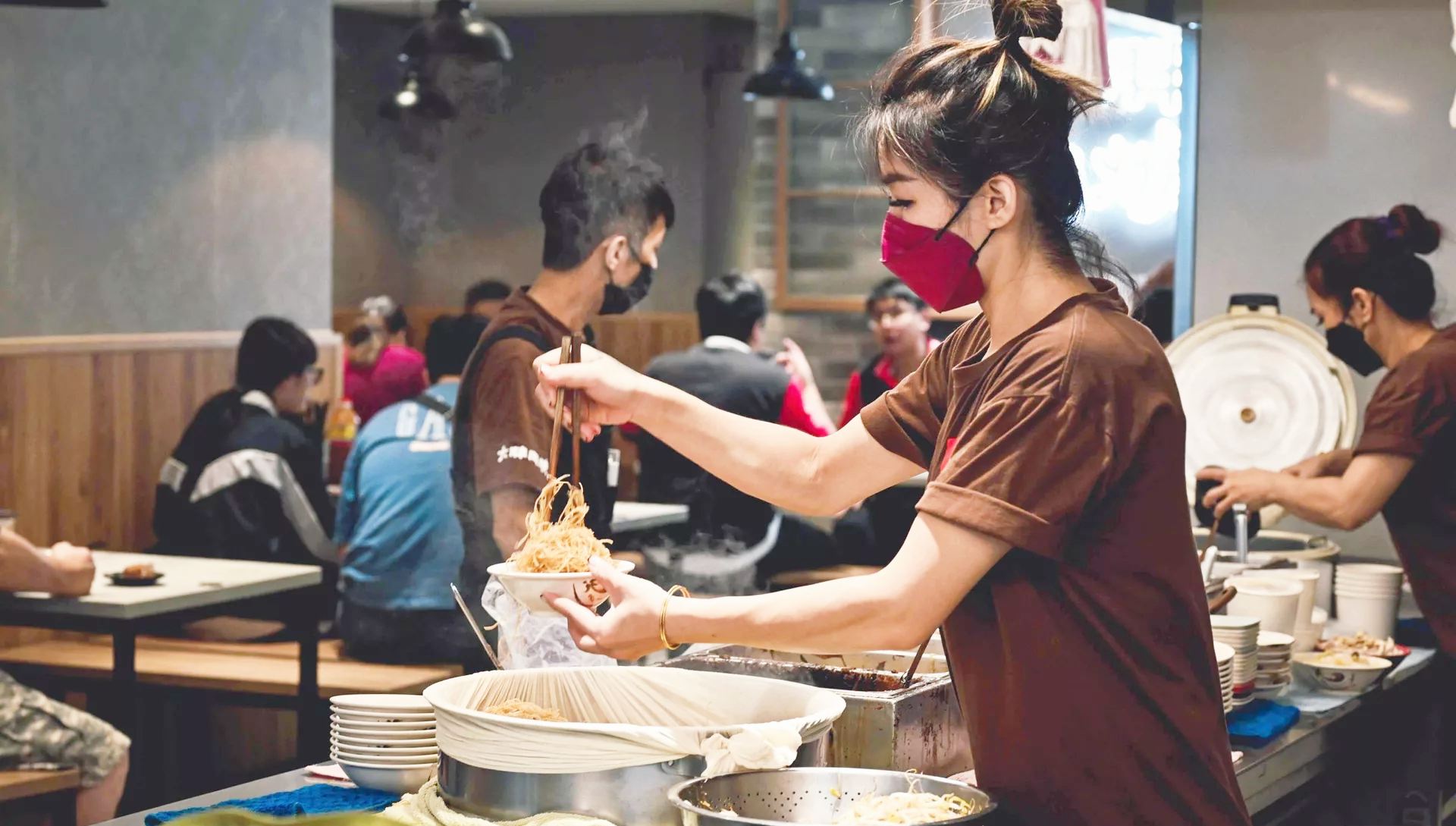 【中和美食】大胖肉羹莒光店，肉羹湯喝到飽40多年小吃，炒麵和滷肉飯也厲害推薦(菜單) @趙先生吃飯