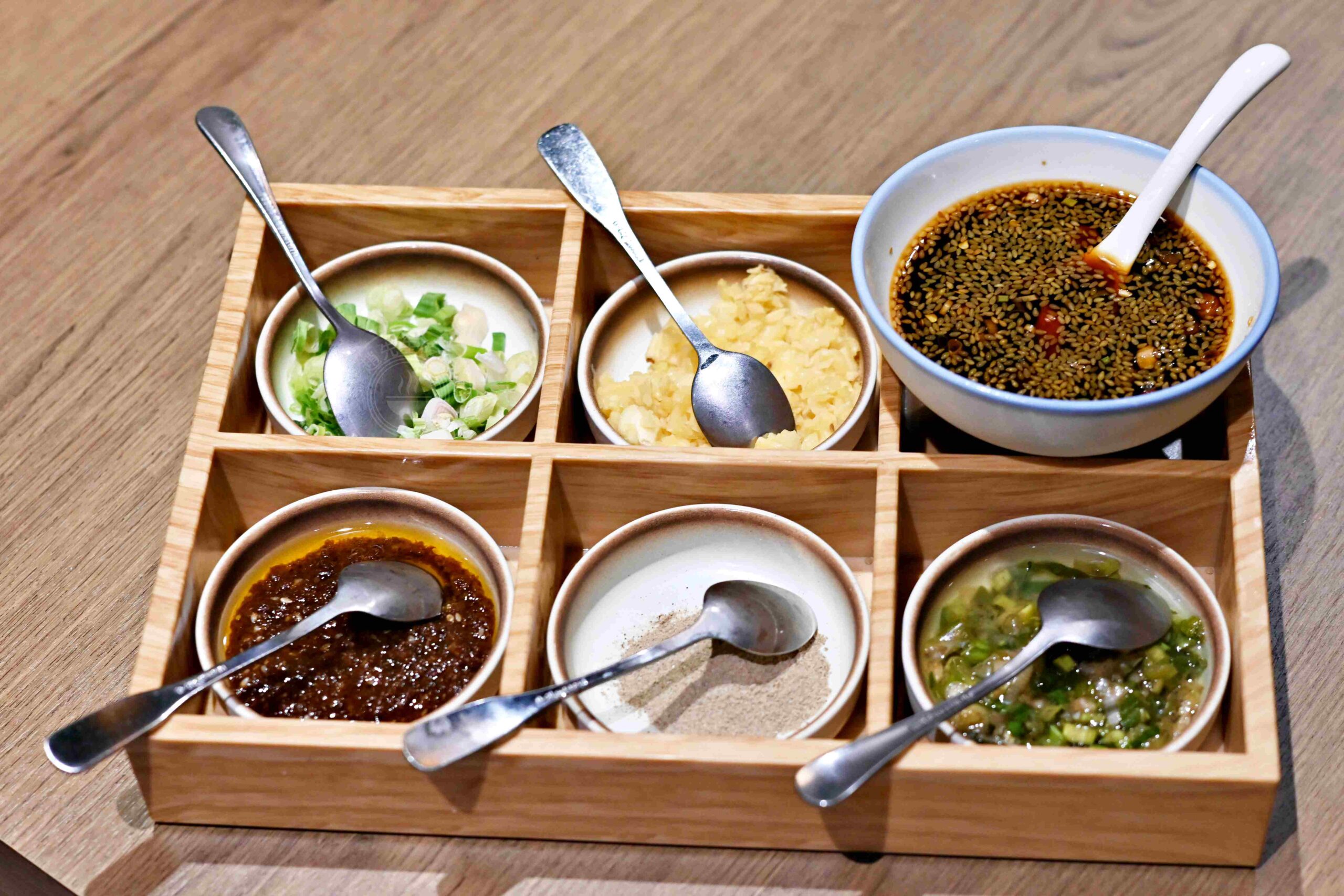 【信義區美食】君曜雞湯，全台第一名的超濃郁雞湯，老母雞細火慢熬一天一夜推薦(菜單) @趙先生吃飯