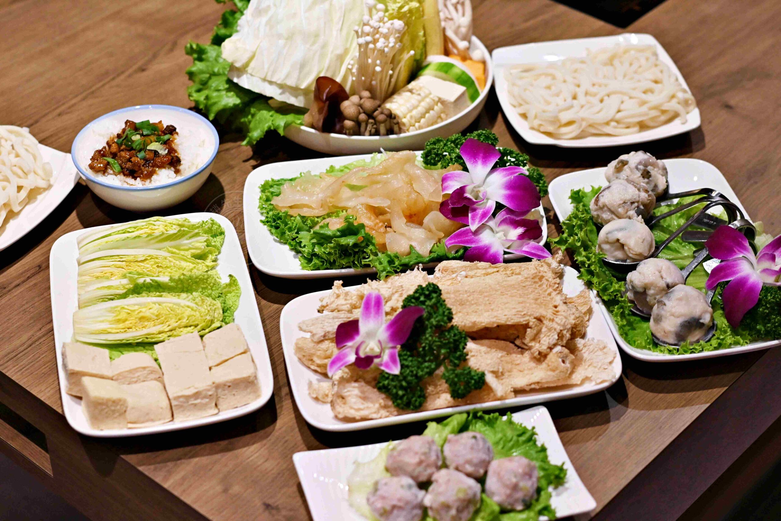 【信義區美食】君曜雞湯，全台第一名的超濃郁雞湯，老母雞細火慢熬一天一夜推薦(菜單) @趙先生吃飯