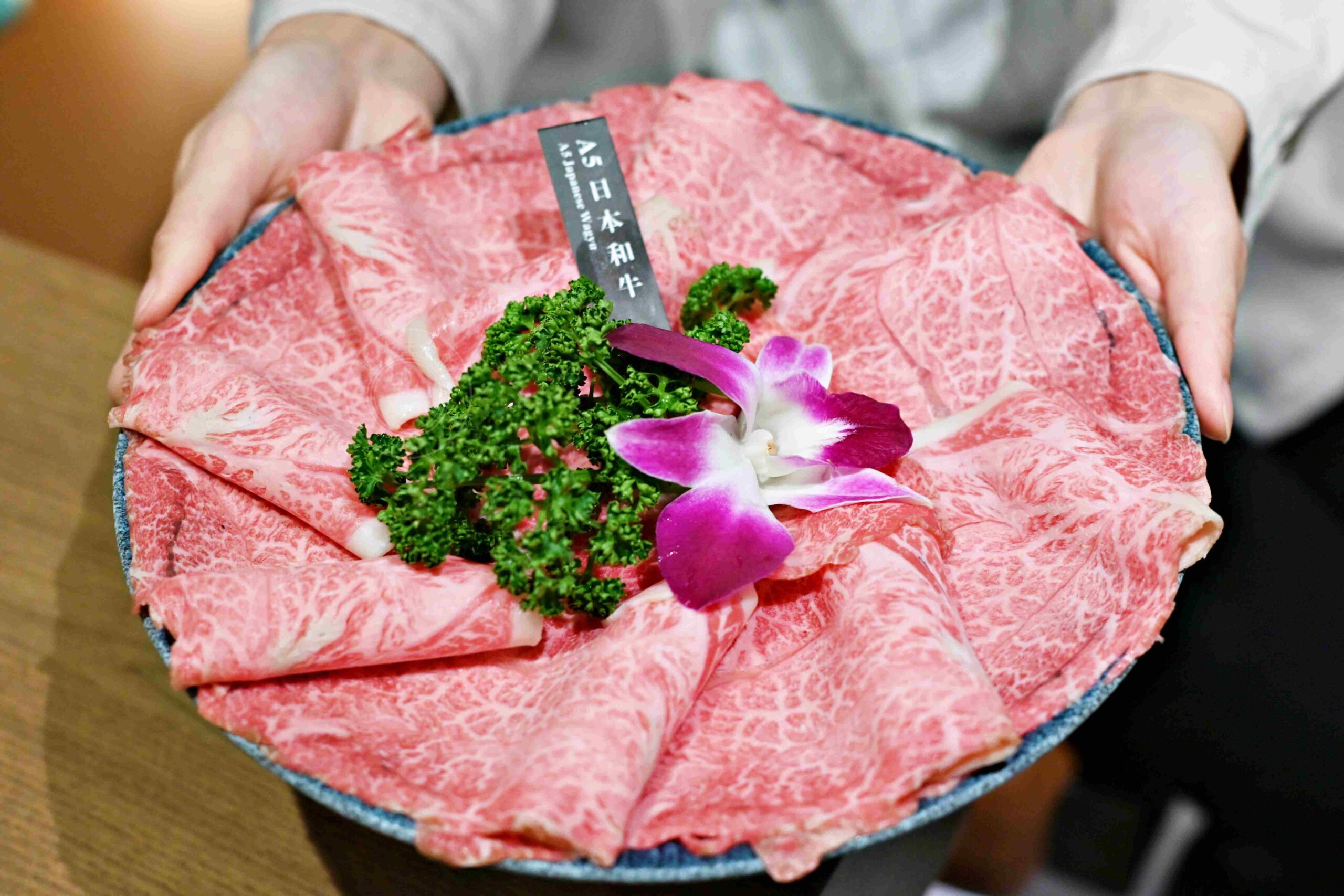 【信義區美食】君曜雞湯，全台第一名的超濃郁雞湯，老母雞細火慢熬一天一夜推薦(菜單) @趙先生吃飯