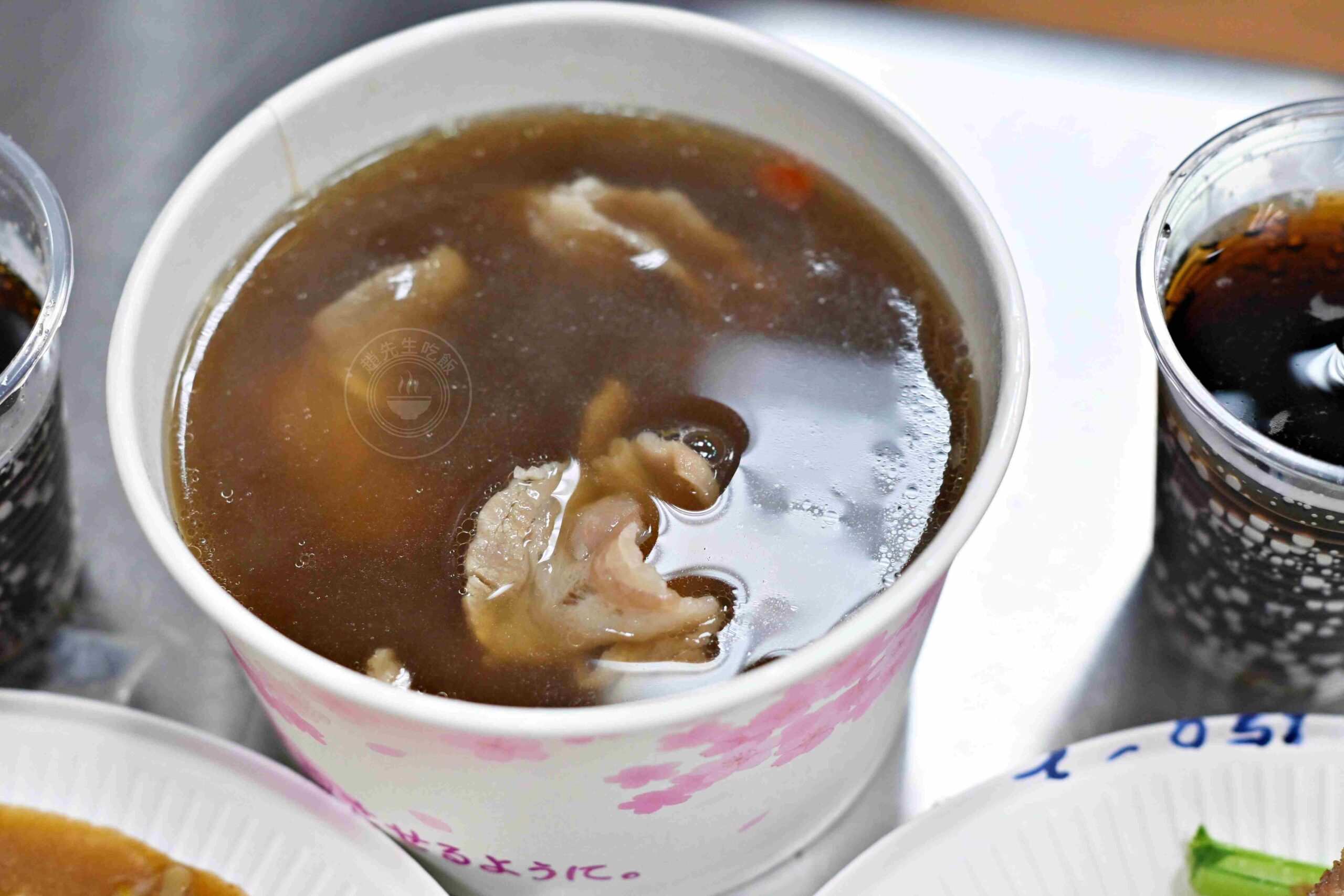 【桃園八德美食】桃鶯生炒羊肉，羊肉炒片一大盤100，越晚排越多人推薦(菜單) @趙先生吃飯