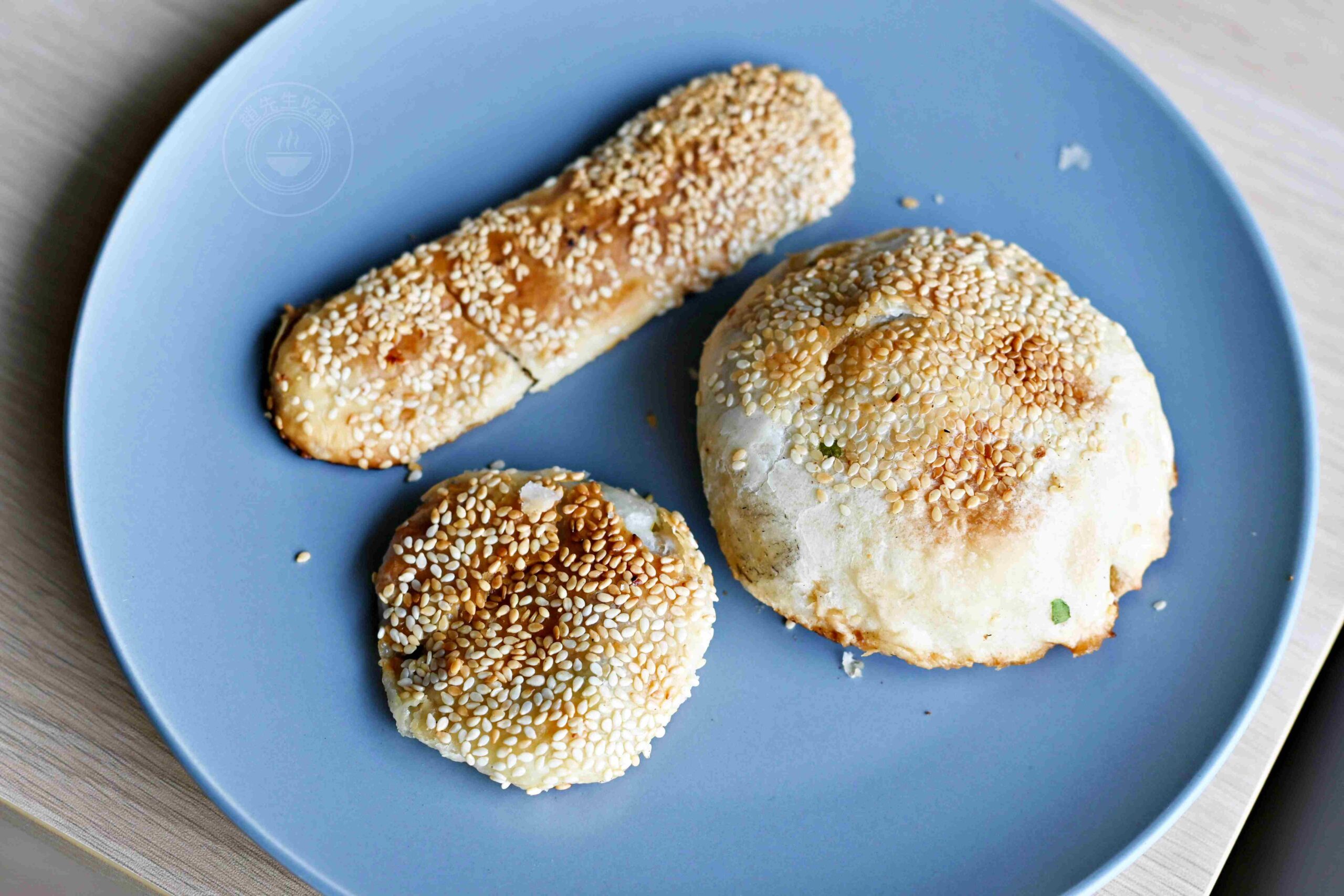 【三重美食】龍門胡椒餅，百元內吃飽滿的超人氣三重在地小吃推薦胡椒餅、小酥餅、甜餅(菜單) @趙先生吃飯