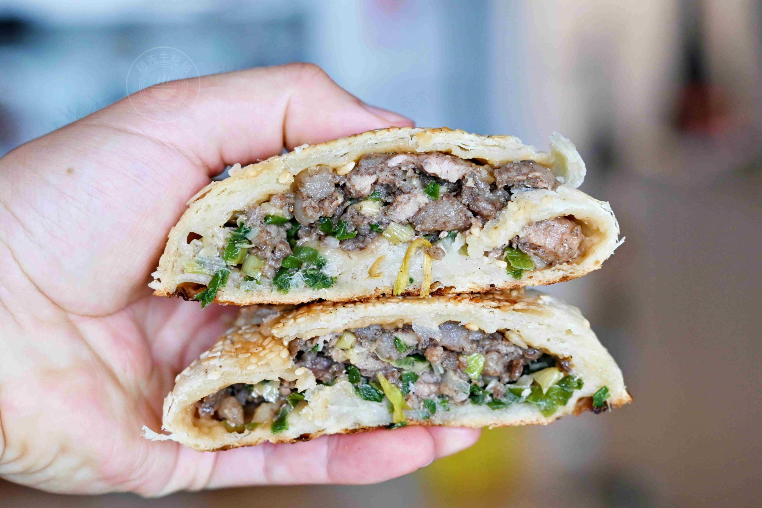 【三重美食】龍門胡椒餅，百元內吃飽滿的超人氣三重在地小吃推薦胡椒餅、小酥餅、甜餅(菜單) @趙先生吃飯