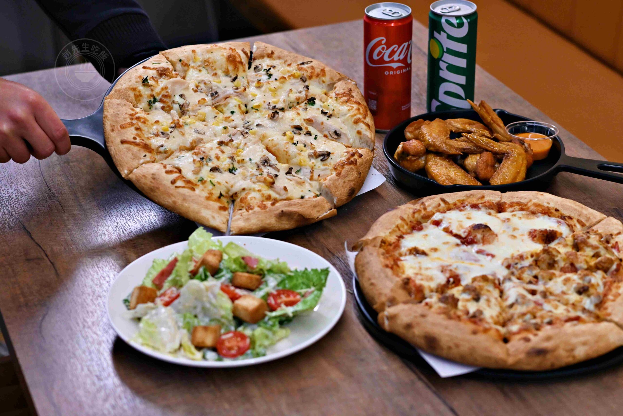 【信義區美食】三隻猴子美食廚房，紐西蘭老闆娘日賣百個的，手工現烤披薩推薦(菜單) @趙先生吃飯