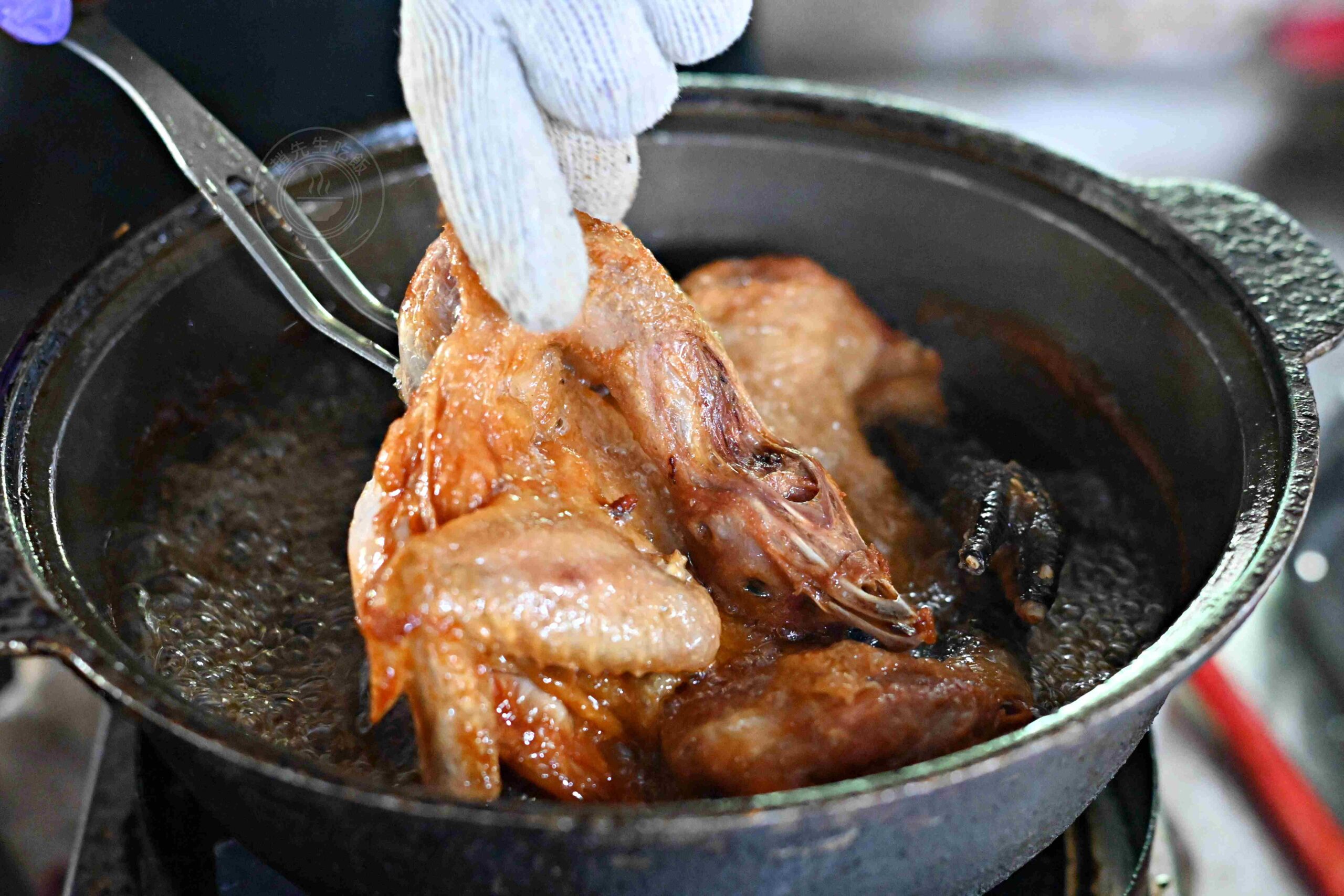 【高雄大社美食】綠野山莊花園餐廳，古董火車軌道送餐超吸睛，三十年老字號土雞城推薦(菜單) @趙先生吃飯