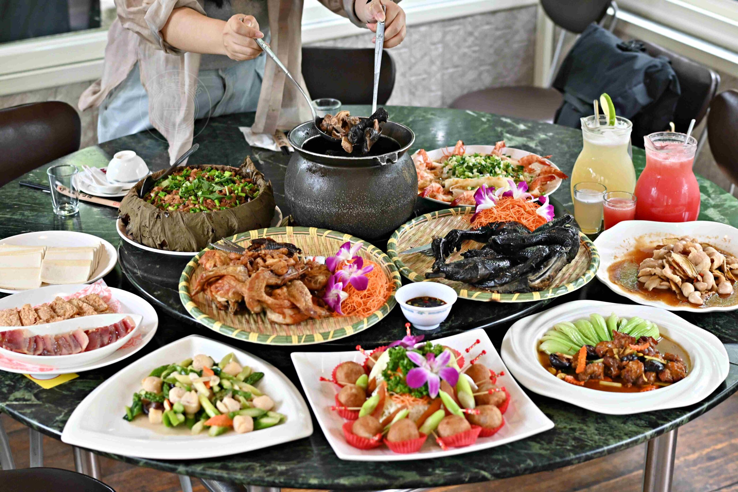 【天母美食】越富越南法國麵包，35元超便宜，名廚詹姆士和500碗推薦，外皮酥脆內餡又多 (菜單) @趙先生吃飯