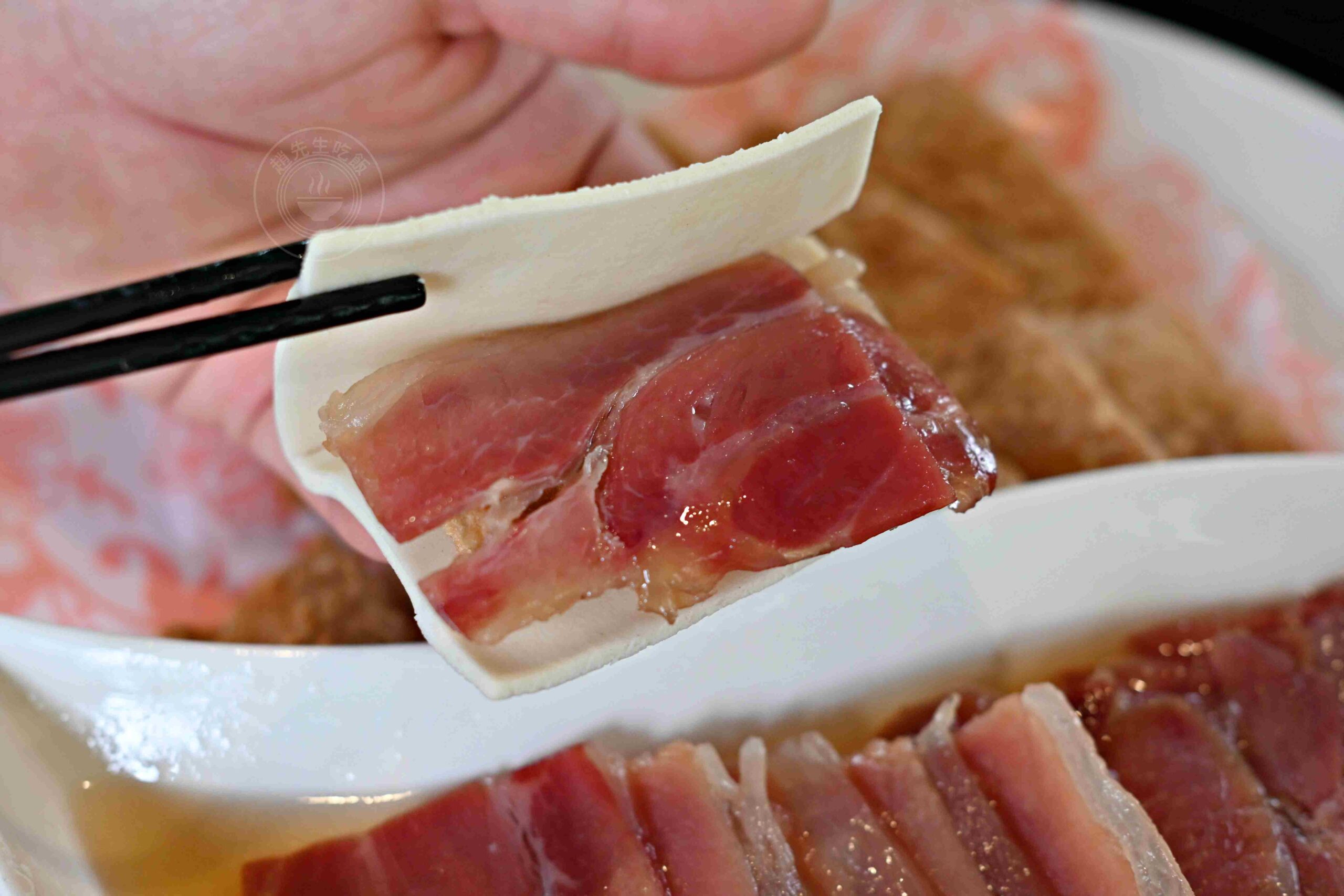 【高雄大社美食】綠野山莊花園餐廳，古董火車軌道送餐超吸睛，三十年老字號土雞城推薦(菜單) @趙先生吃飯