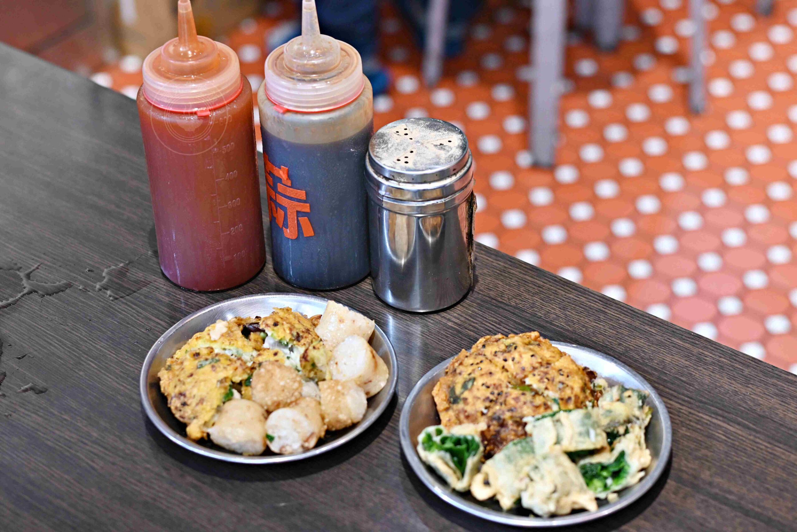 【三重美食】高棚滿座牛肉麵，百元牛肉麵和超多顆餛飩才60元，隨便點都好吃推薦！(菜單) @趙先生吃飯