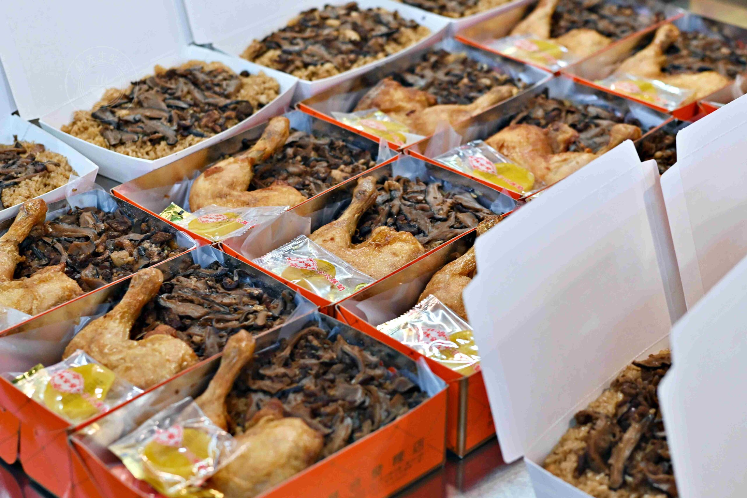 【大稻埕美食】林合發油飯店，郭台銘也愛的油飯，永樂市場必吃的傳統油飯、芋頭粿推薦(菜單) @趙先生吃飯