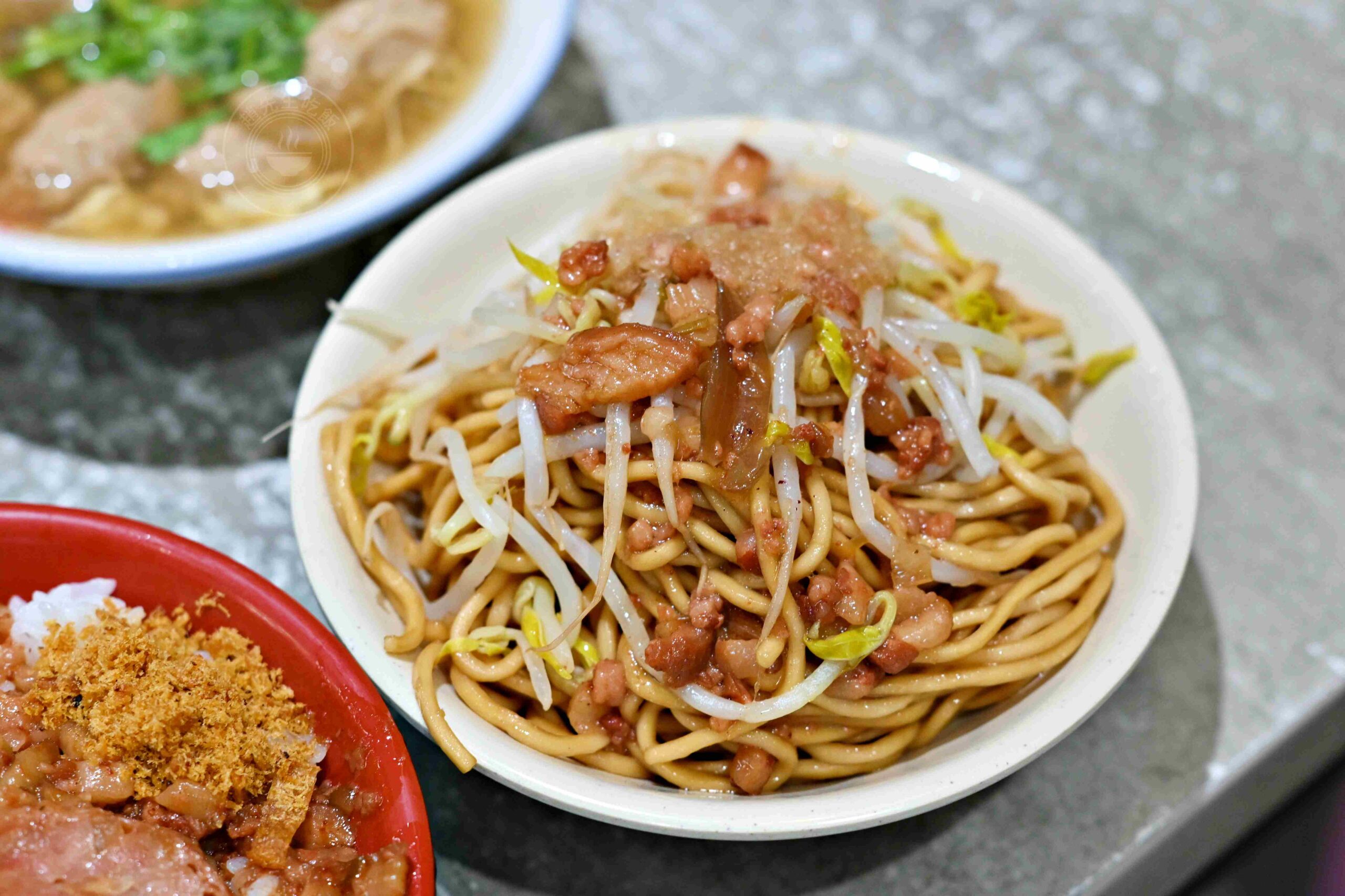 【中和美食】大胖肉羹莒光店，肉羹湯喝到飽40多年小吃，炒麵和滷肉飯也厲害推薦(菜單) @趙先生吃飯